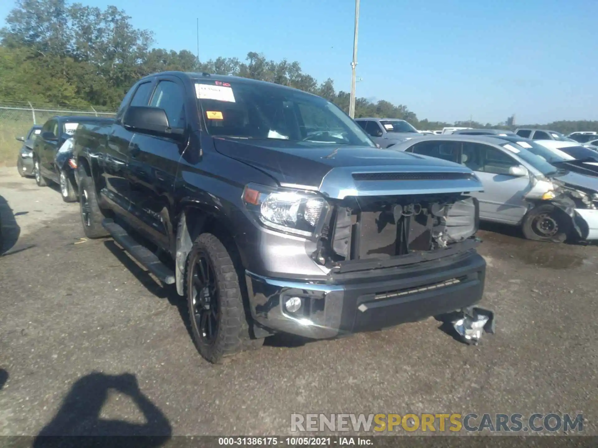 1 Photograph of a damaged car 5TFRM5F11KX143638 TOYOTA TUNDRA 2WD 2019