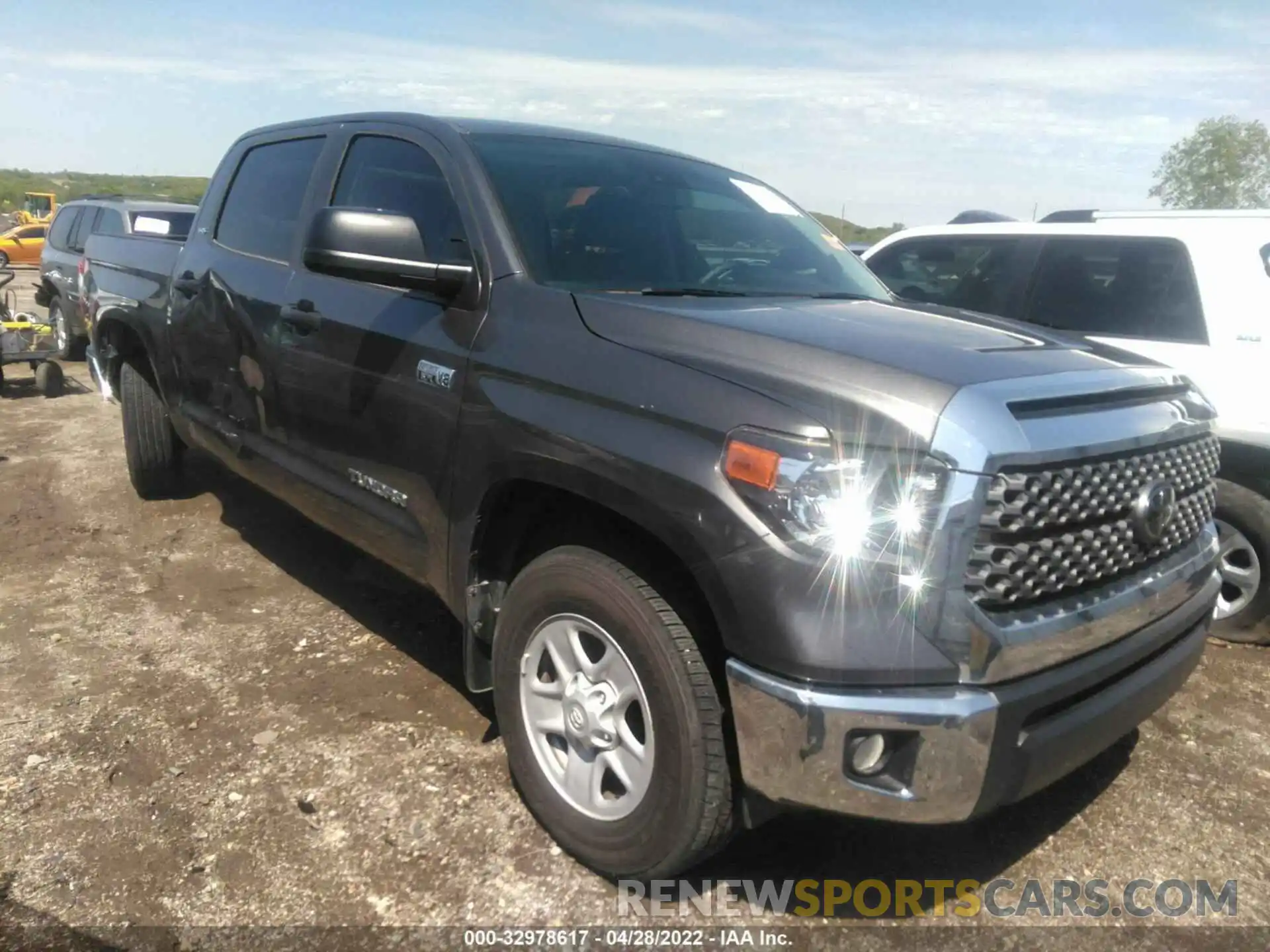 1 Photograph of a damaged car 5TFEY5F15LX260126 TOYOTA TUNDRA 2WD 2020