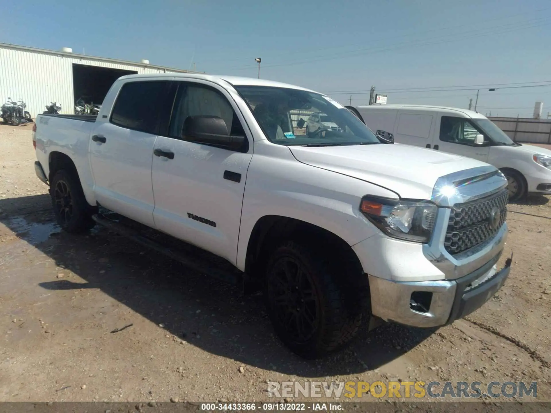 1 Photograph of a damaged car 5TFEY5F19LX263563 TOYOTA TUNDRA 2WD 2020