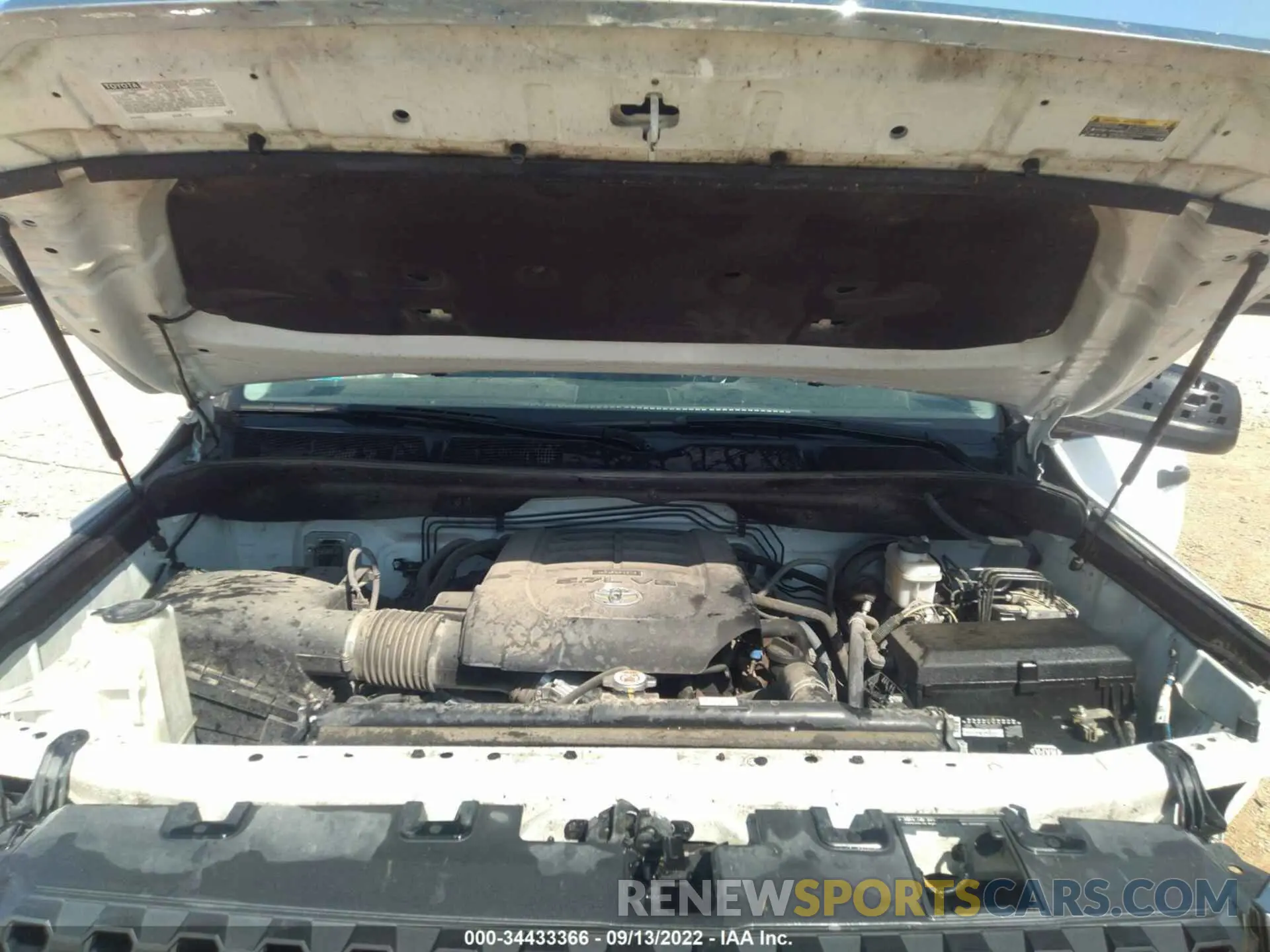 10 Photograph of a damaged car 5TFEY5F19LX263563 TOYOTA TUNDRA 2WD 2020
