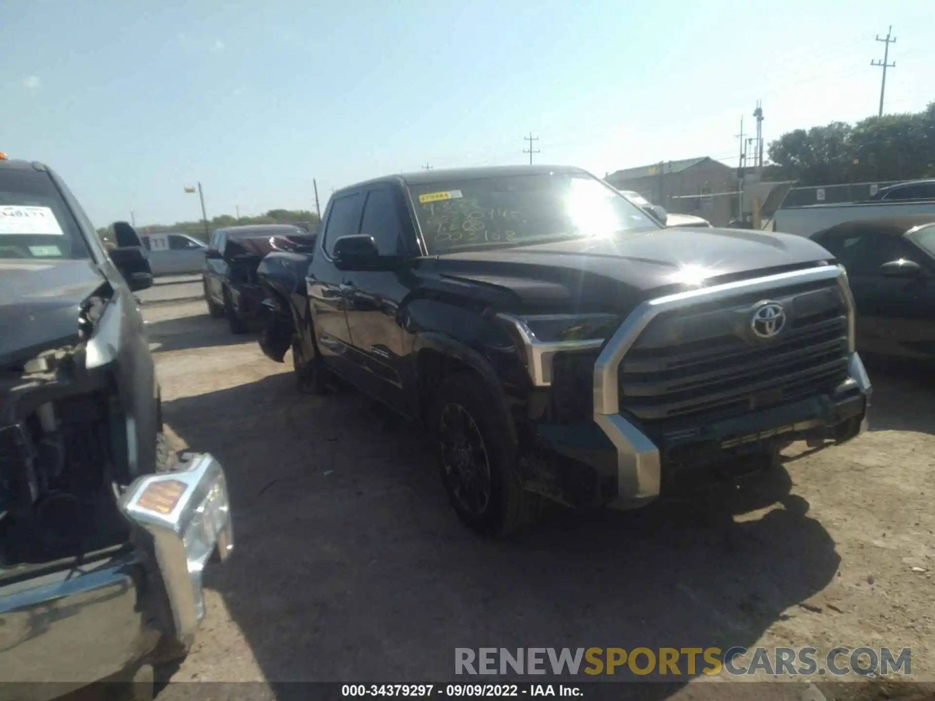 1 Photograph of a damaged car 5TFJA5AB0NX003168 TOYOTA TUNDRA 2WD 2022