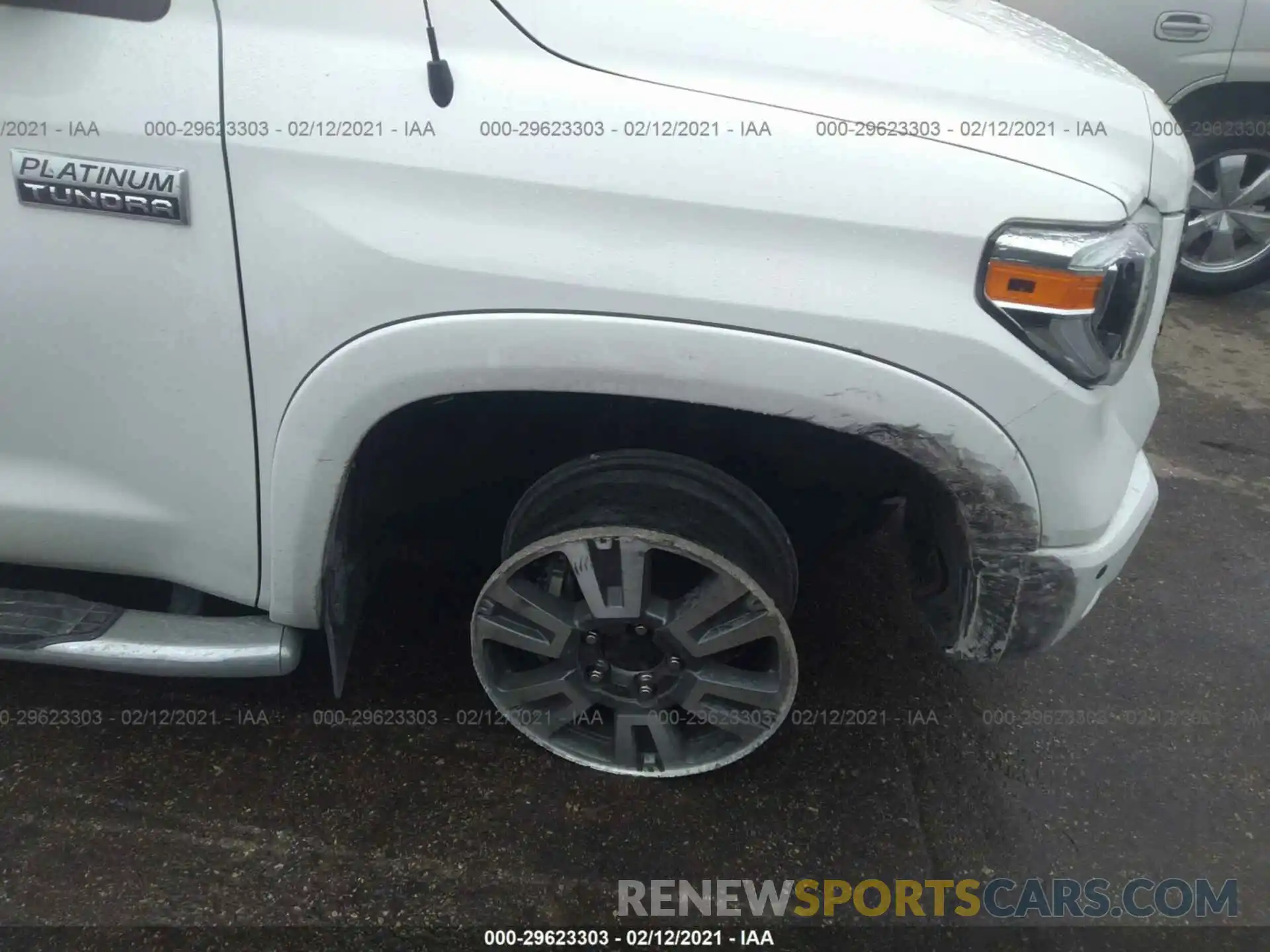 6 Photograph of a damaged car 5TFAY5F11KX785603 TOYOTA TUNDRA 4WD 2019