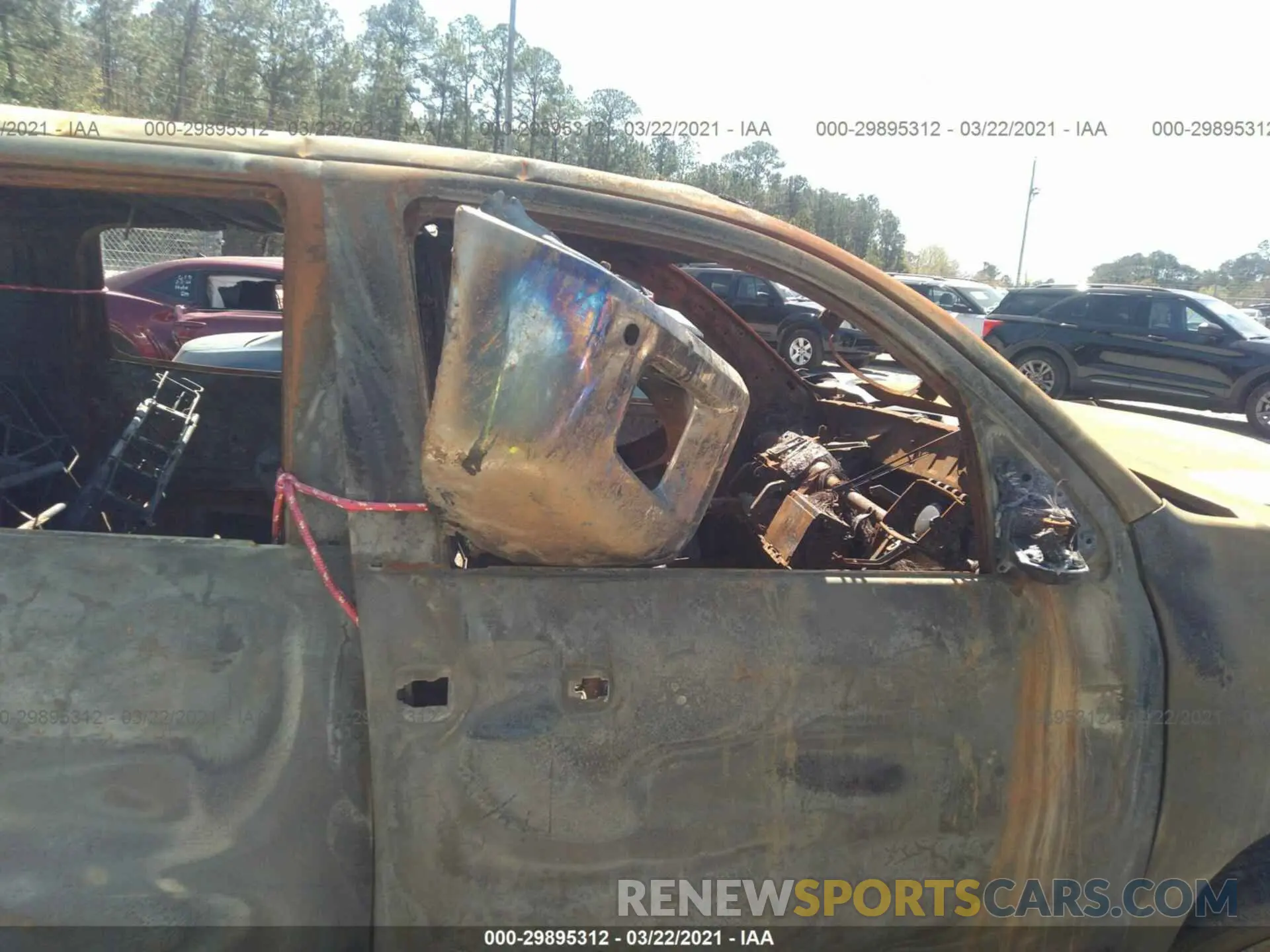 5 Photograph of a damaged car 5TFAY5F19KX780231 TOYOTA TUNDRA 4WD 2019