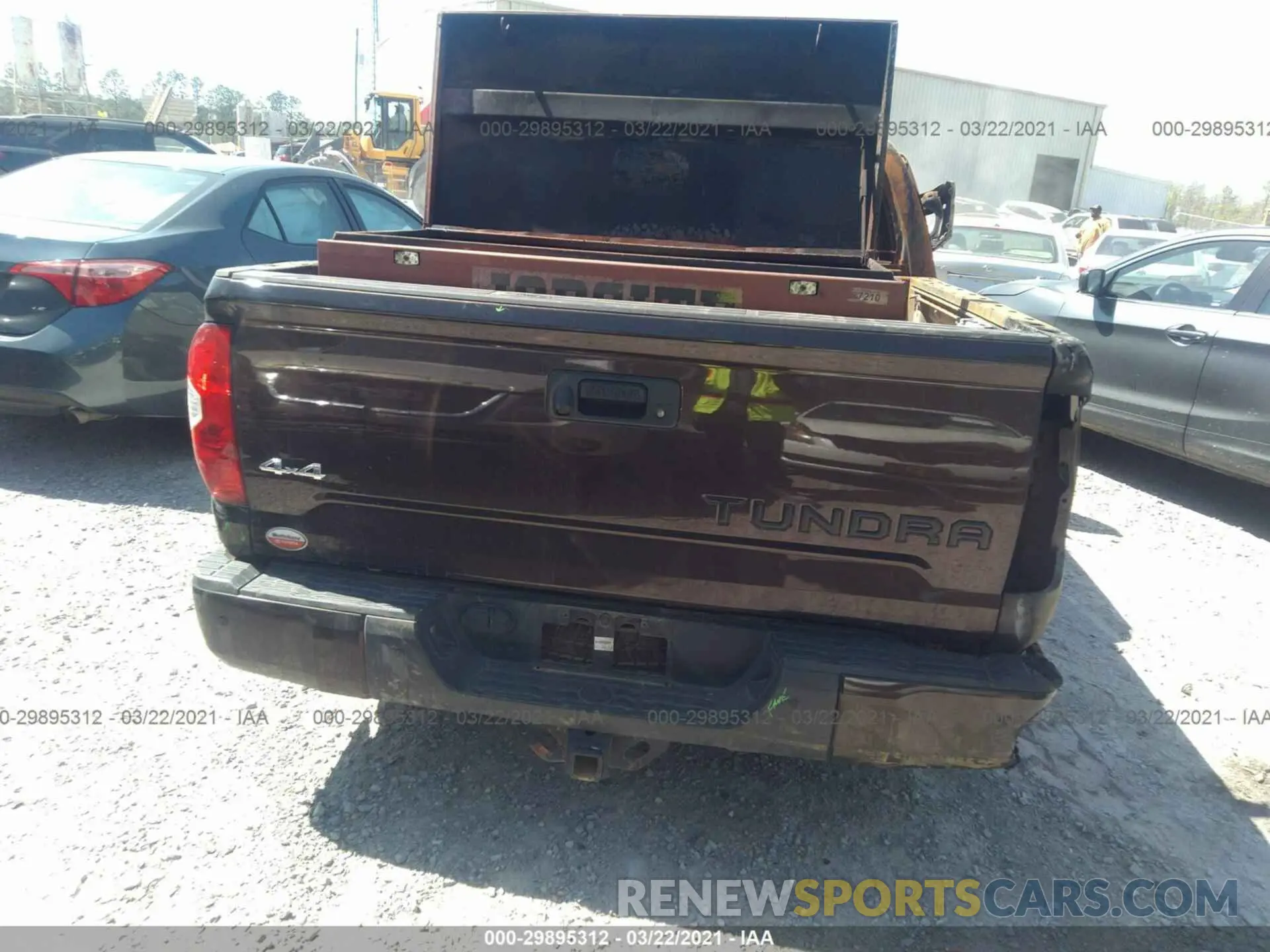 8 Photograph of a damaged car 5TFAY5F19KX780231 TOYOTA TUNDRA 4WD 2019