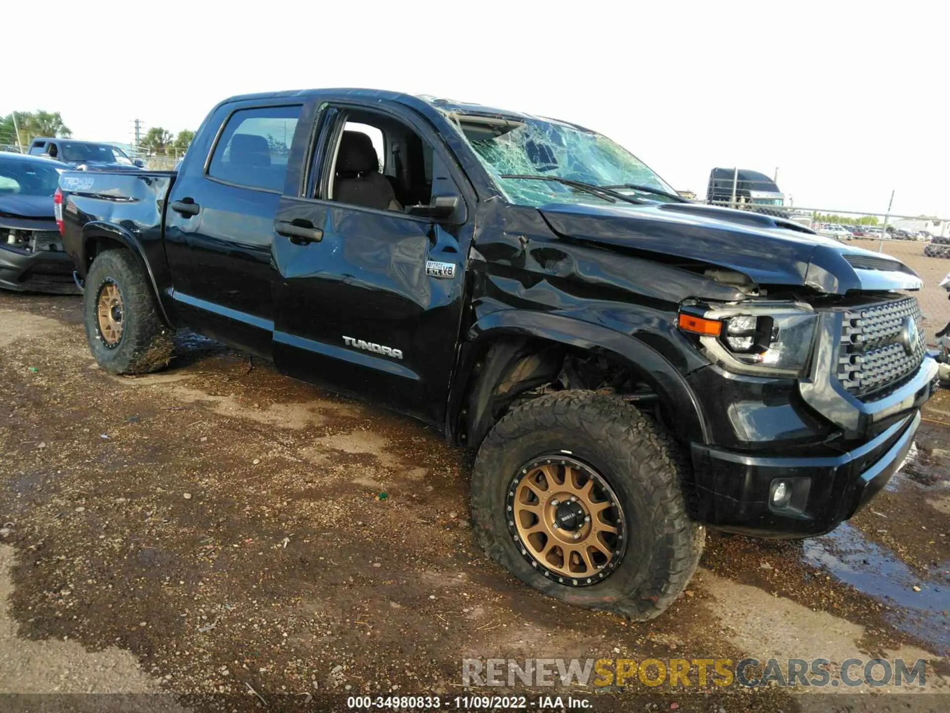 1 Photograph of a damaged car 5TFDY5F11KX777630 TOYOTA TUNDRA 4WD 2019