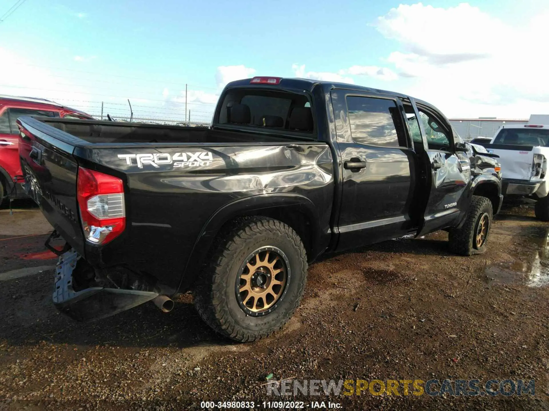 4 Photograph of a damaged car 5TFDY5F11KX777630 TOYOTA TUNDRA 4WD 2019