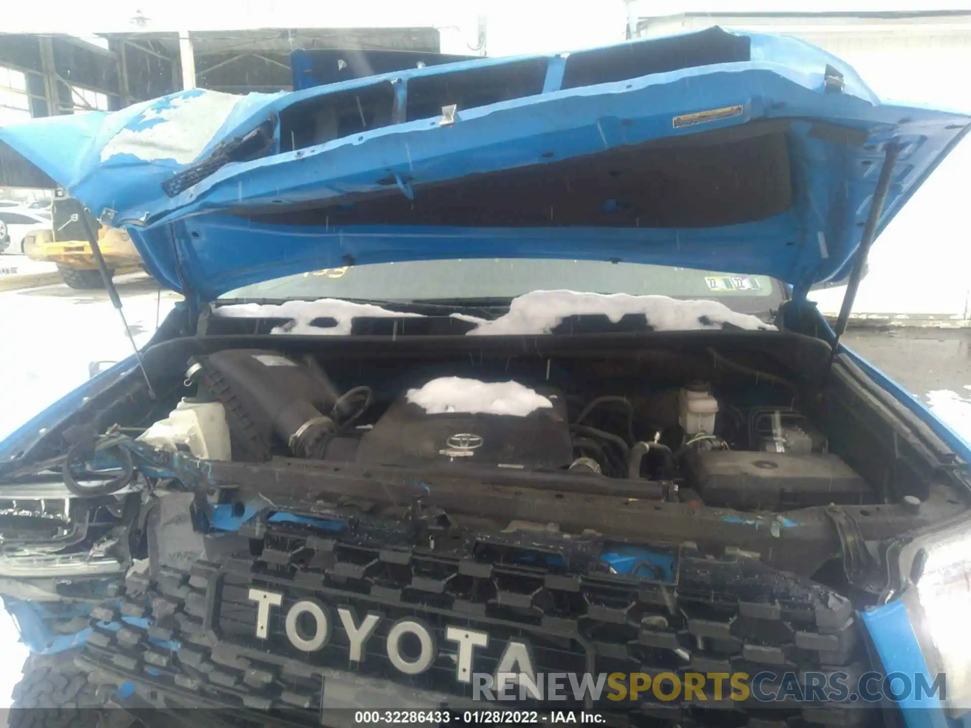 10 Photograph of a damaged car 5TFDY5F11KX798686 TOYOTA TUNDRA 4WD 2019