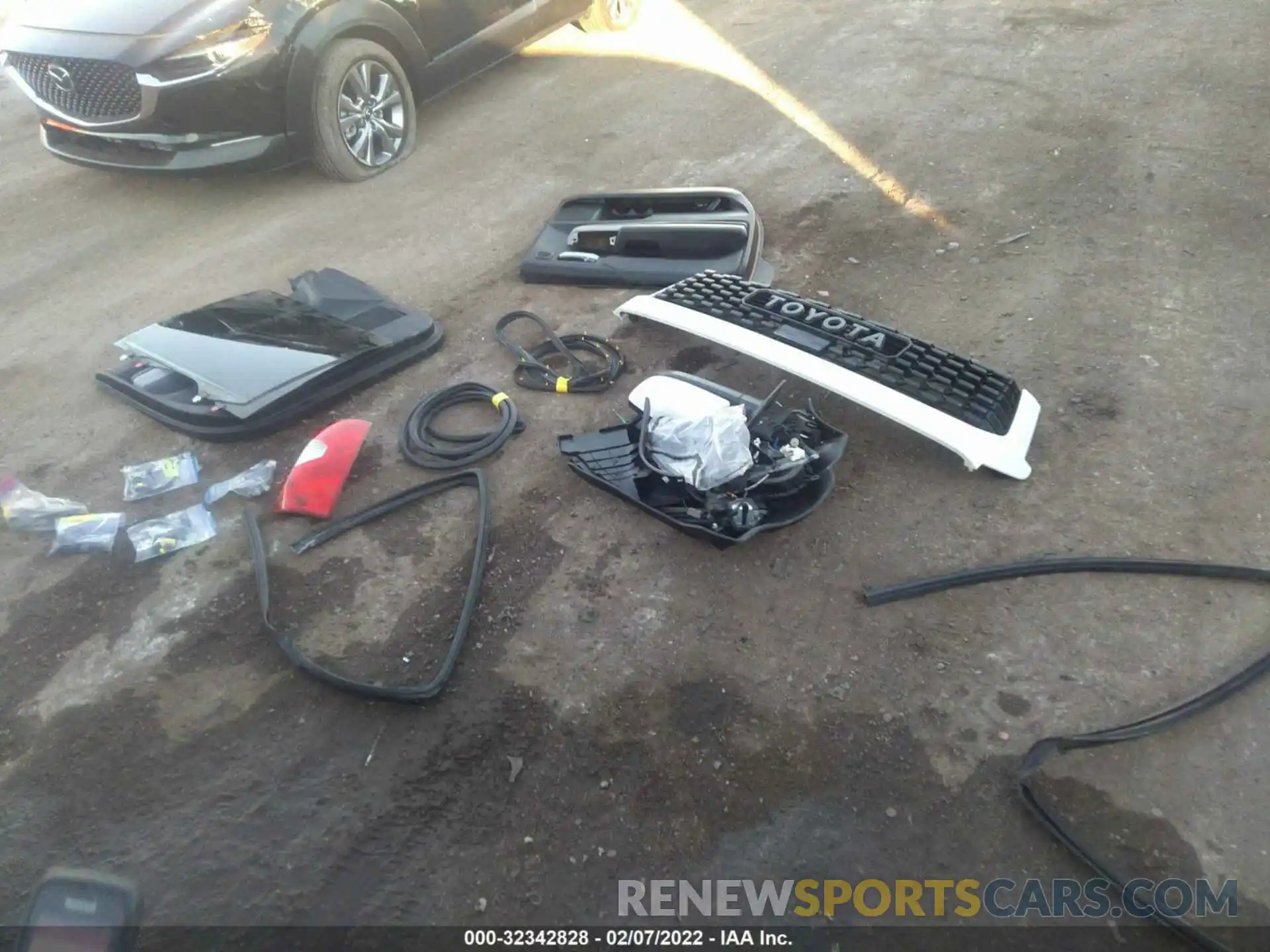 12 Photograph of a damaged car 5TFDY5F14KX862607 TOYOTA TUNDRA 4WD 2019