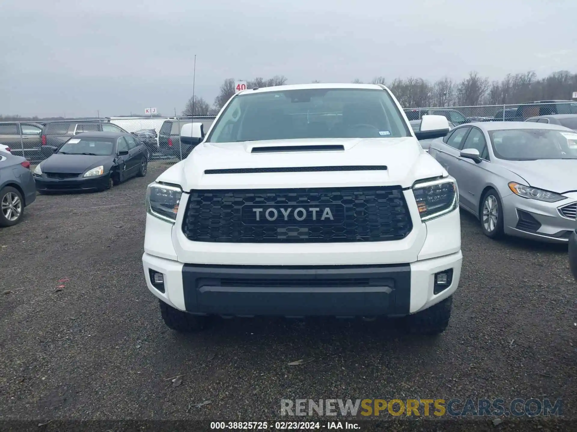 12 Photograph of a damaged car 5TFDY5F17KX857076 TOYOTA TUNDRA 4WD 2019