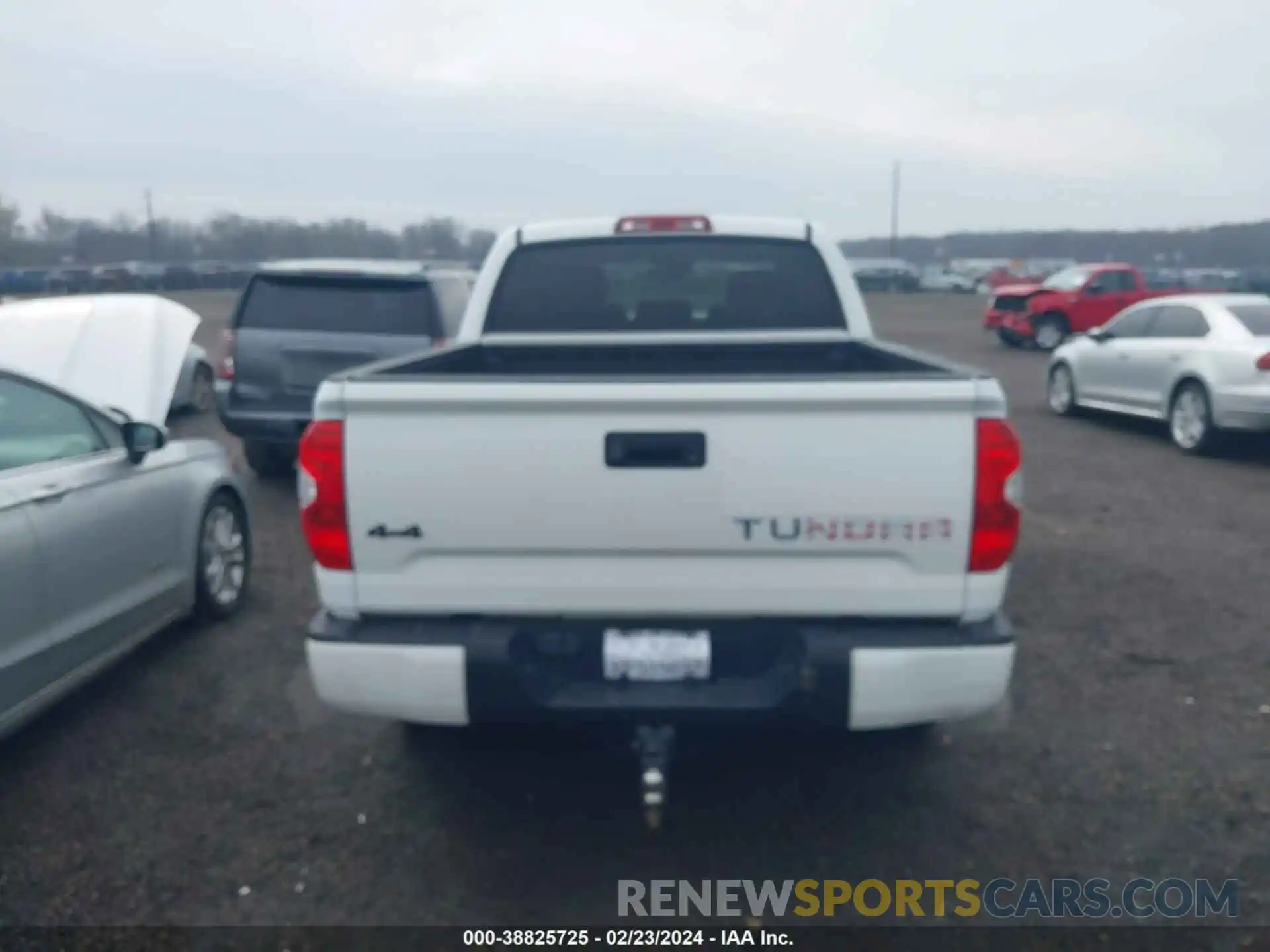 16 Photograph of a damaged car 5TFDY5F17KX857076 TOYOTA TUNDRA 4WD 2019