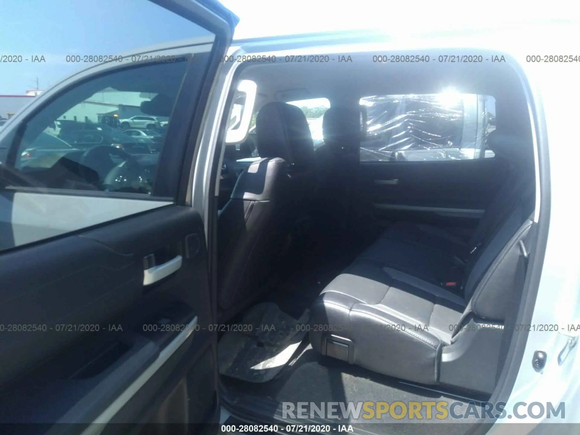 8 Photograph of a damaged car 5TFHY5F1XKX790006 TOYOTA TUNDRA 4WD 2019