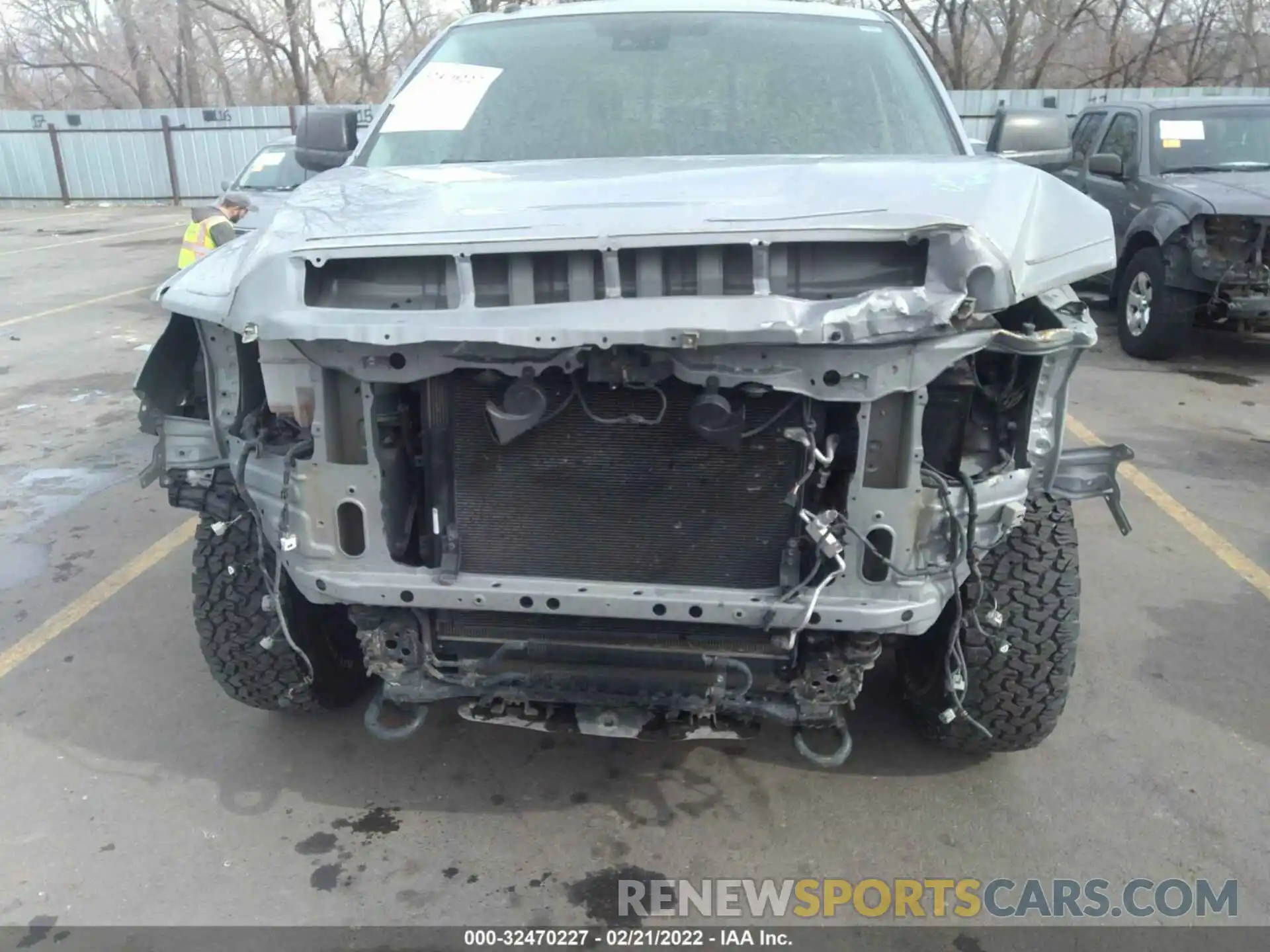 6 Photograph of a damaged car 5TFUY5F19KX814052 TOYOTA TUNDRA 4WD 2019