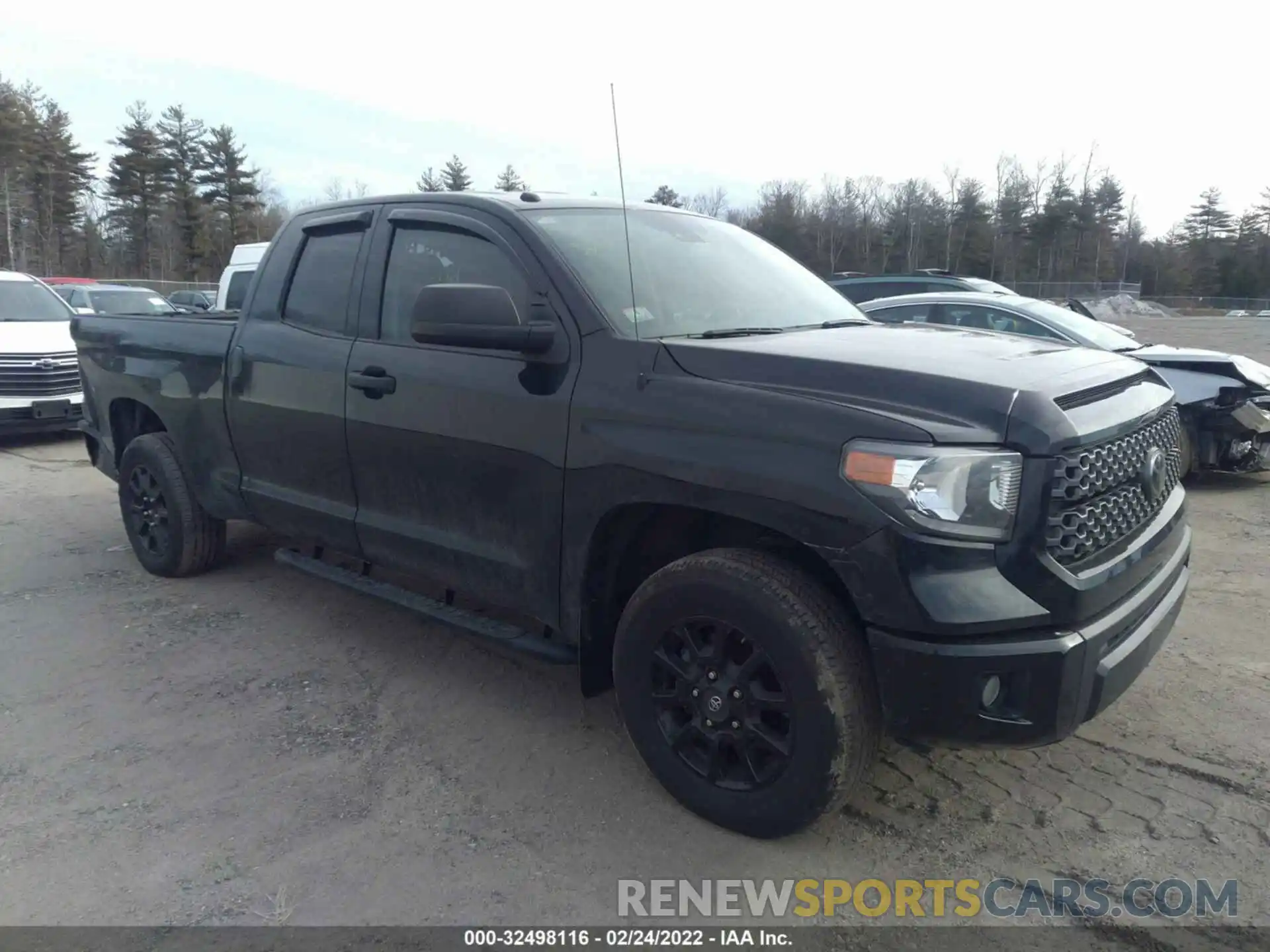 1 Photograph of a damaged car 5TFUY5F1XKX850042 TOYOTA TUNDRA 4WD 2019