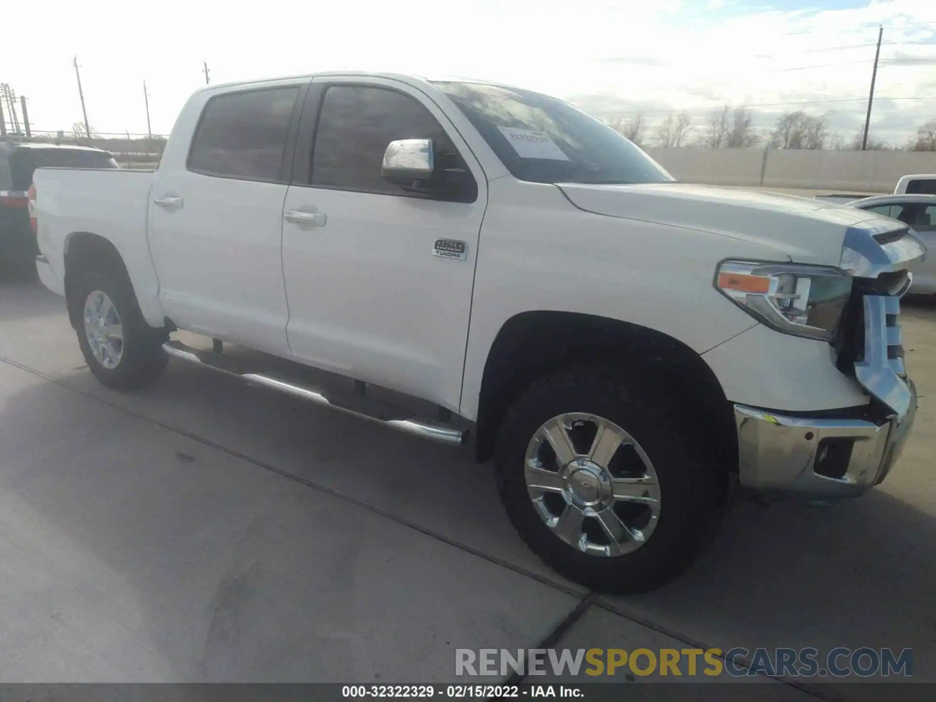 1 Photograph of a damaged car 5TFAY5F17LX913005 TOYOTA TUNDRA 4WD 2020