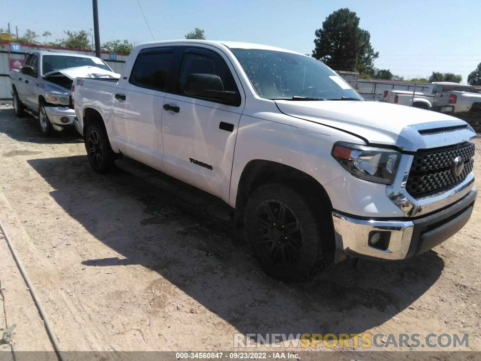 1 Photograph of a damaged car 5TFDY5F12LX883313 TOYOTA TUNDRA 4WD 2020