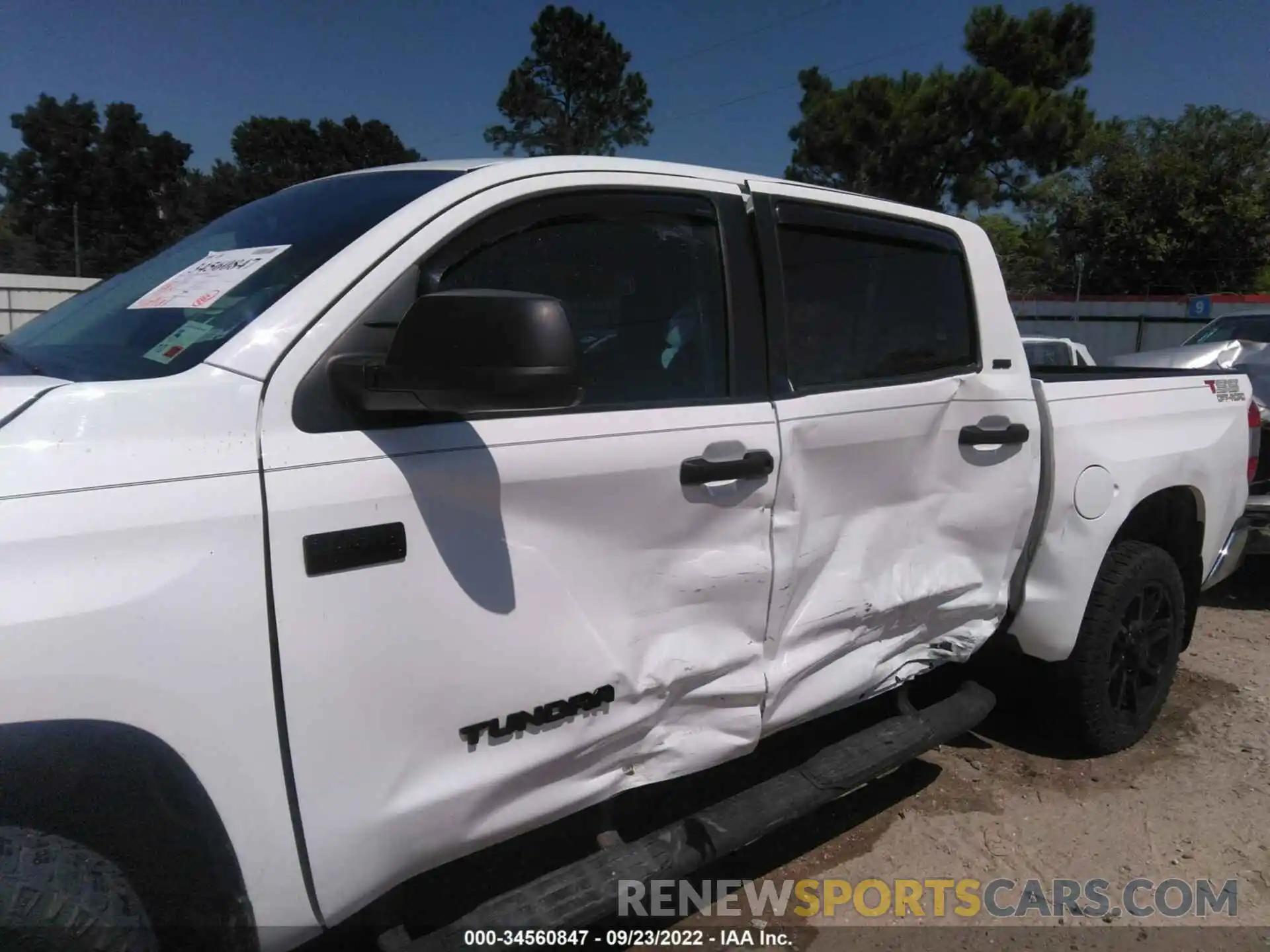 6 Photograph of a damaged car 5TFDY5F12LX883313 TOYOTA TUNDRA 4WD 2020