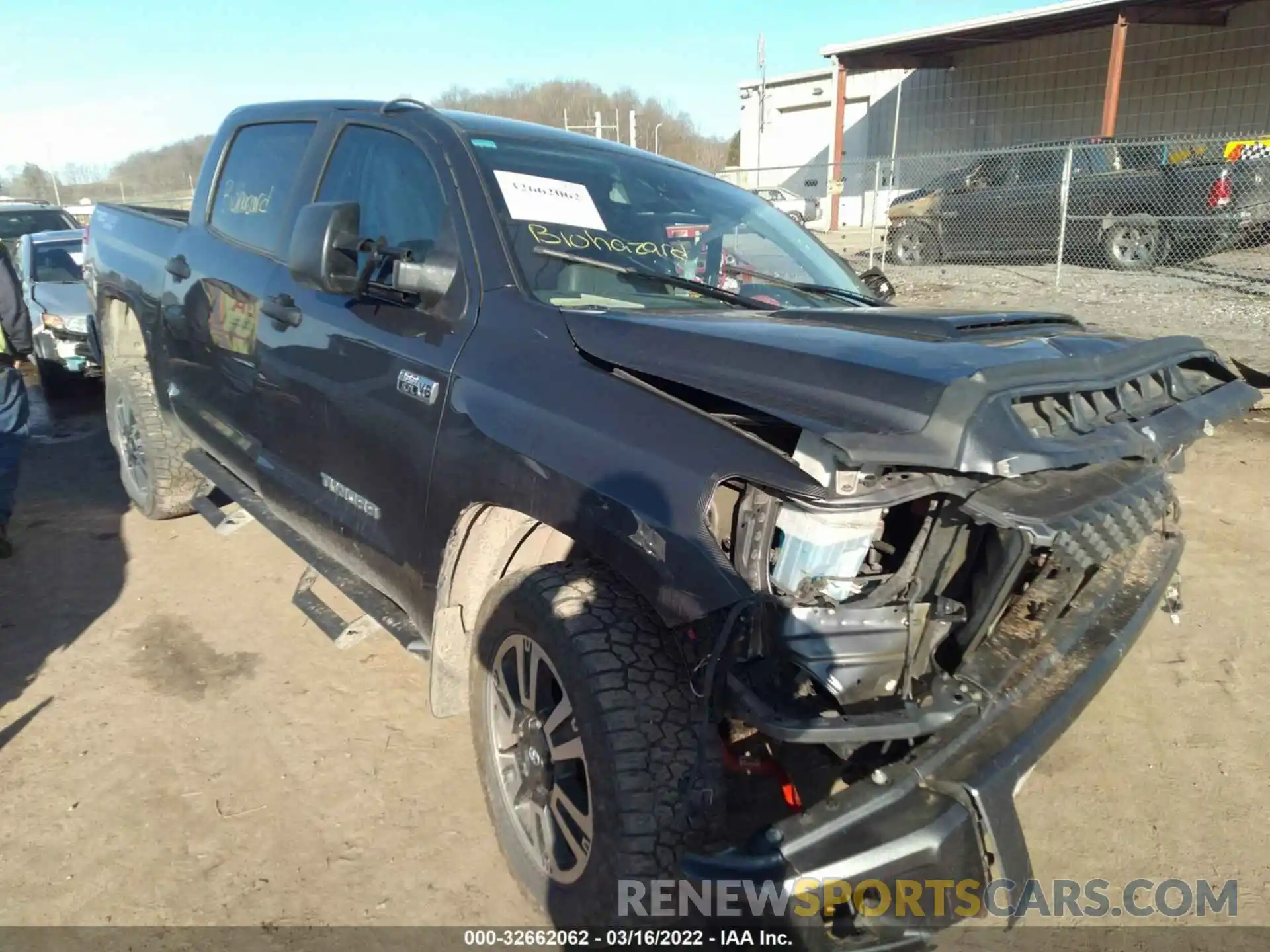 1 Photograph of a damaged car 5TFDY5F13LX882784 TOYOTA TUNDRA 4WD 2020