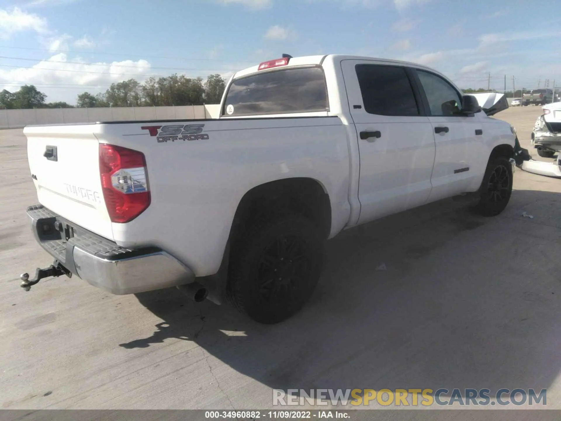 4 Photograph of a damaged car 5TFDY5F13LX885488 TOYOTA TUNDRA 4WD 2020