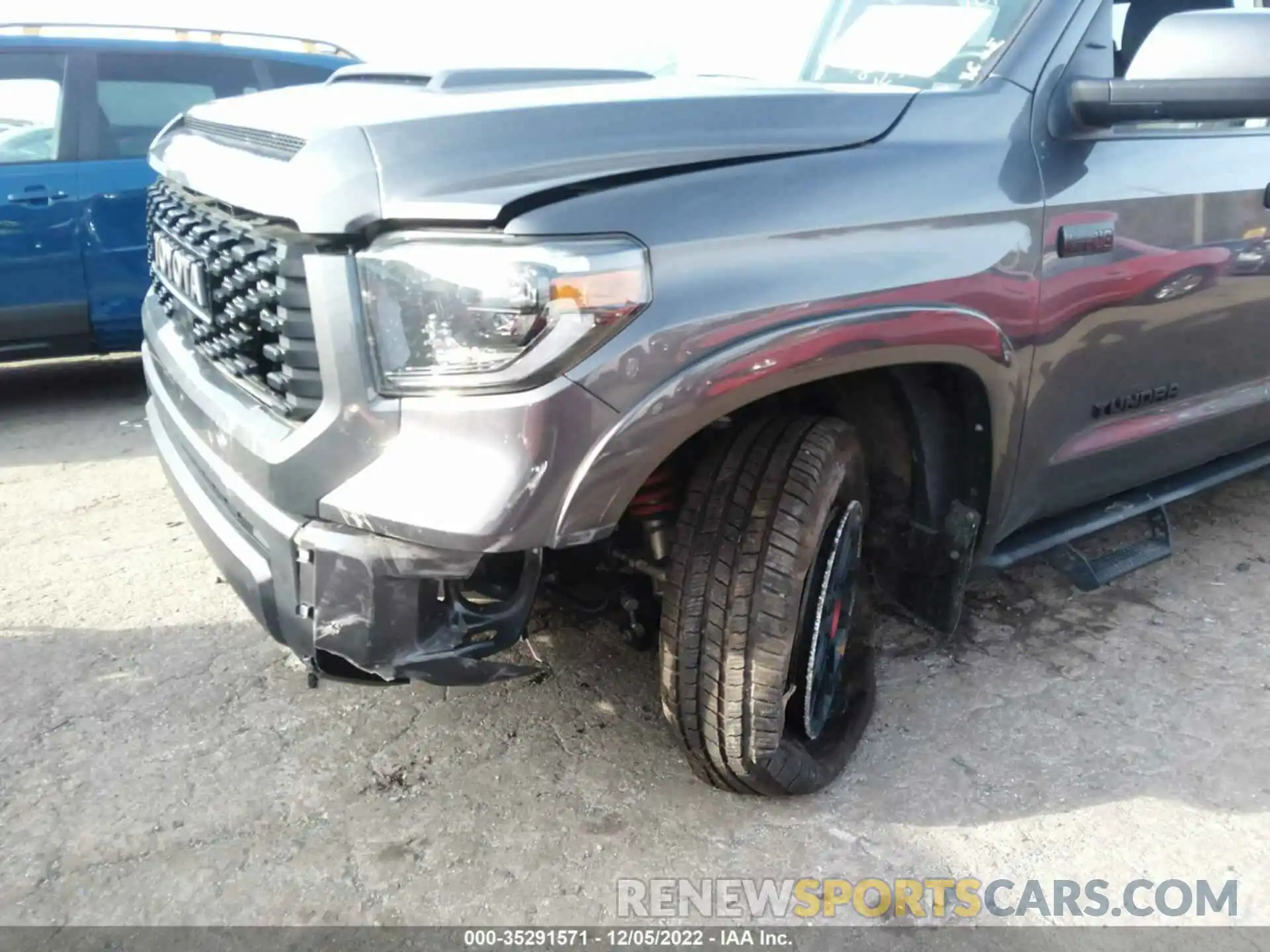 6 Photograph of a damaged car 5TFDY5F14LX952406 TOYOTA TUNDRA 4WD 2020