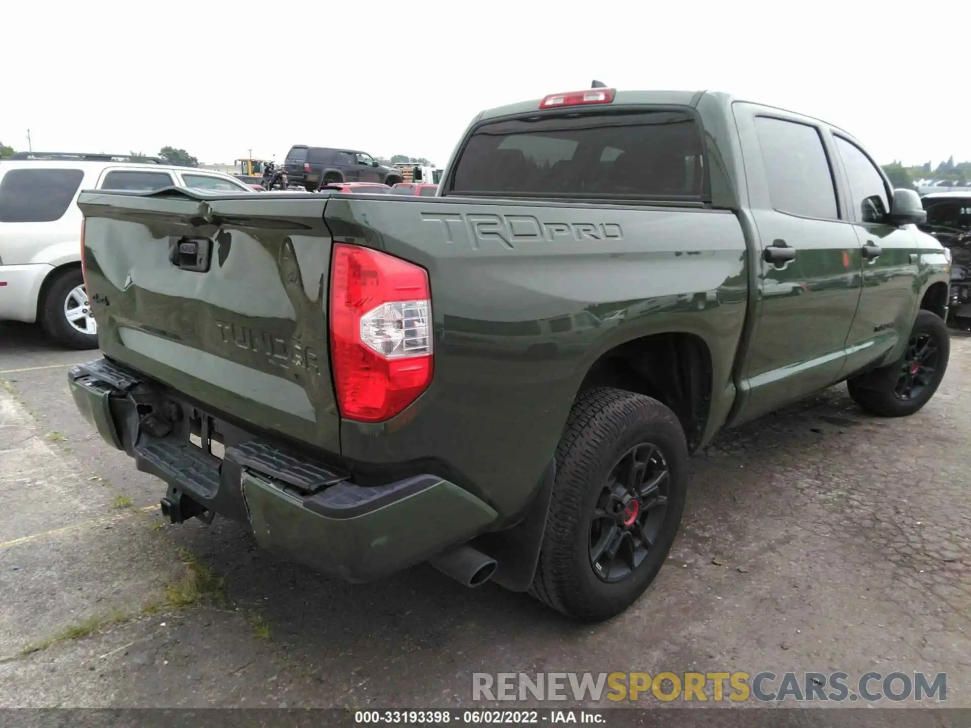 4 Photograph of a damaged car 5TFDY5F17LX915611 TOYOTA TUNDRA 4WD 2020