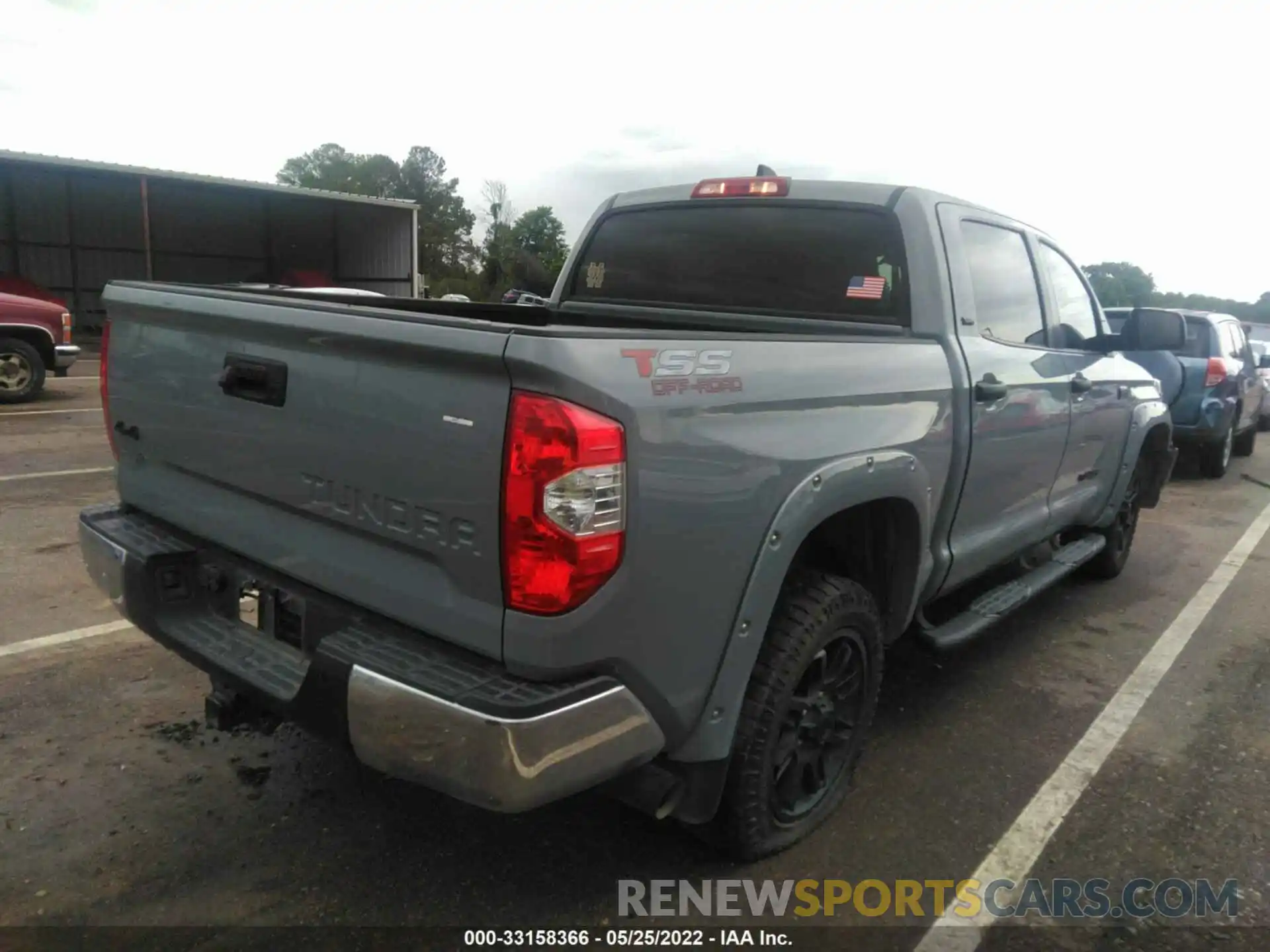 4 Photograph of a damaged car 5TFDY5F1XLX947534 TOYOTA TUNDRA 4WD 2020