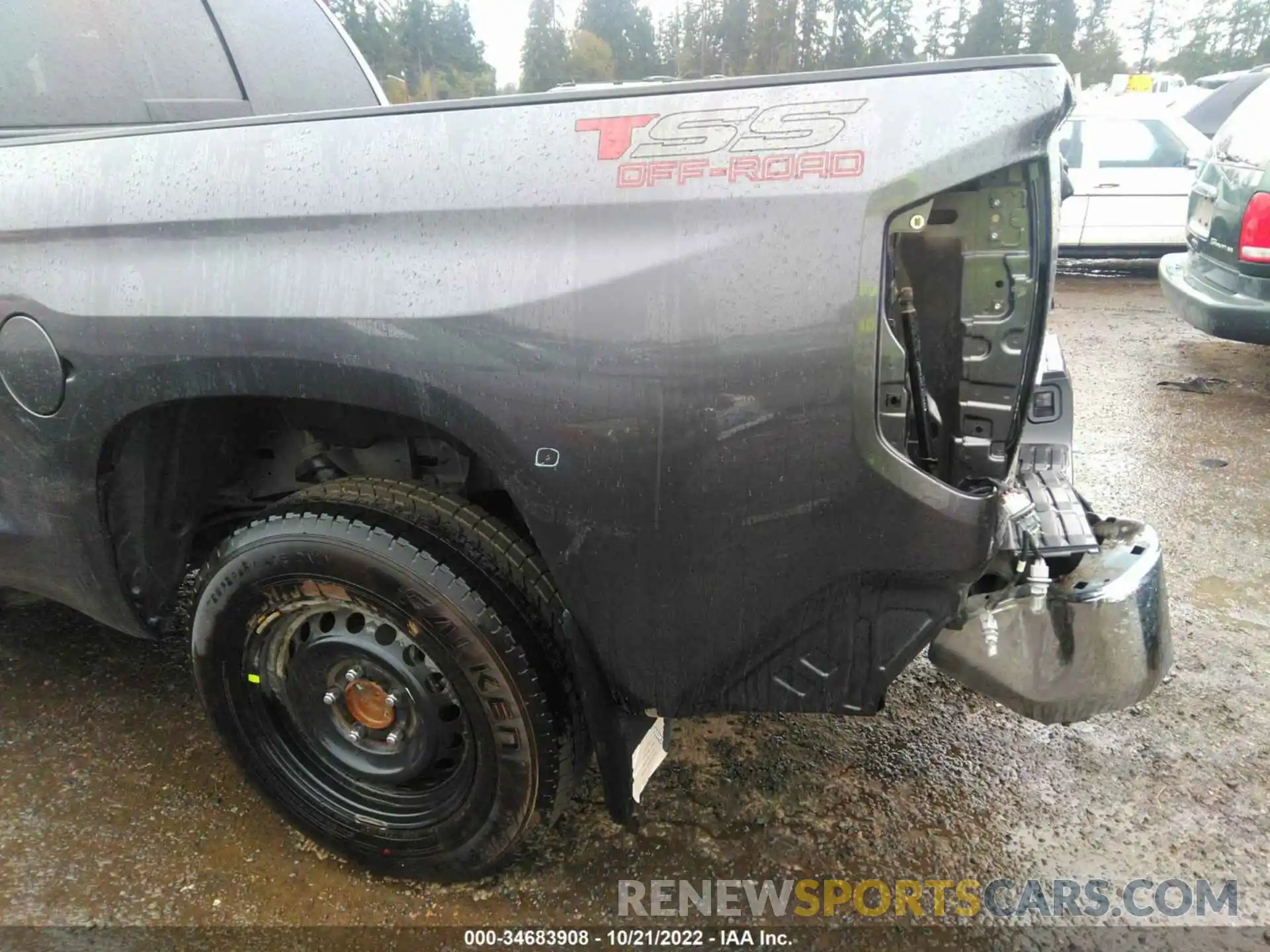 6 Photograph of a damaged car 5TFUY5F11LX914356 TOYOTA TUNDRA 4WD 2020