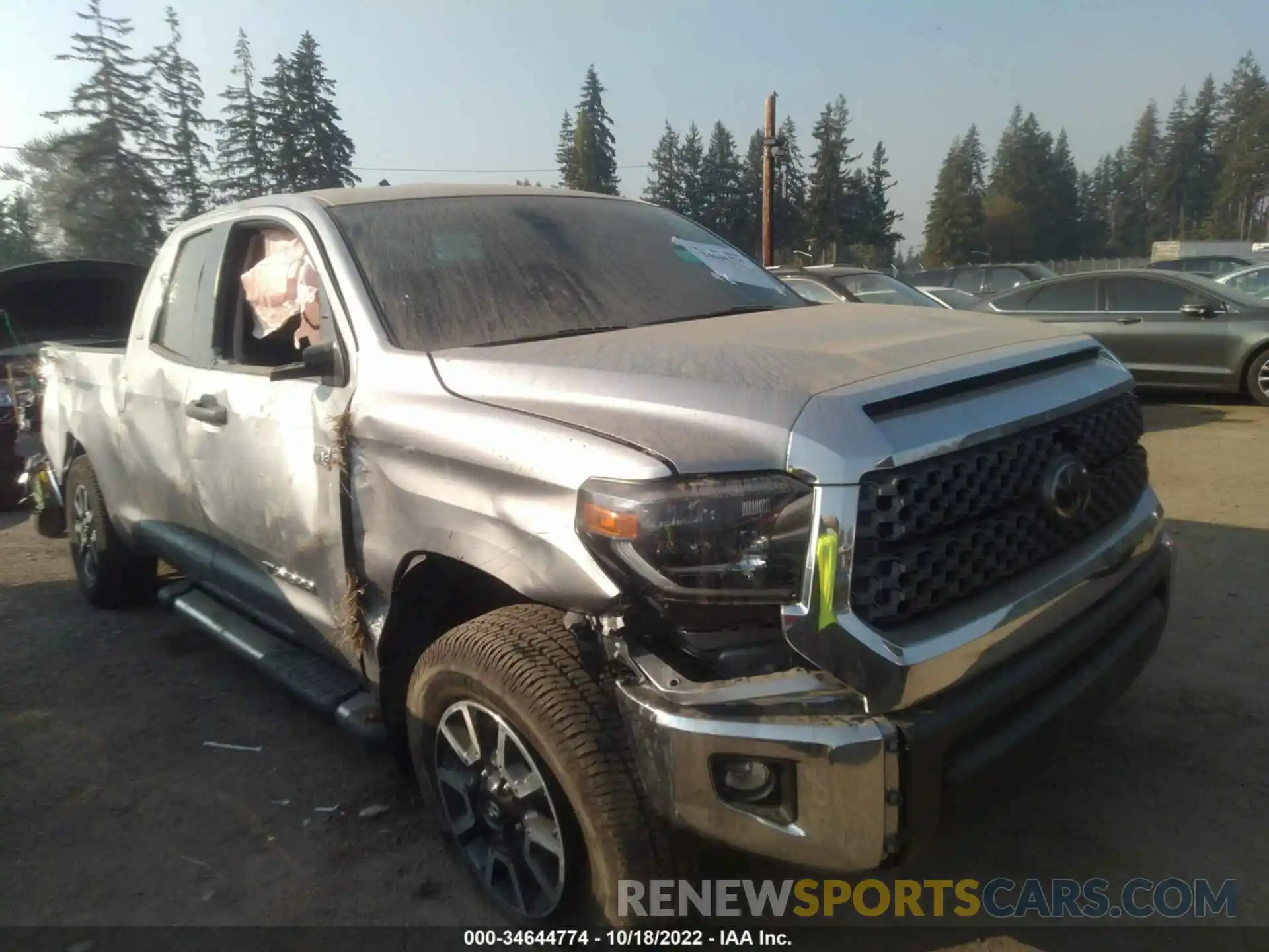 1 Photograph of a damaged car 5TFUY5F14LX902881 TOYOTA TUNDRA 4WD 2020