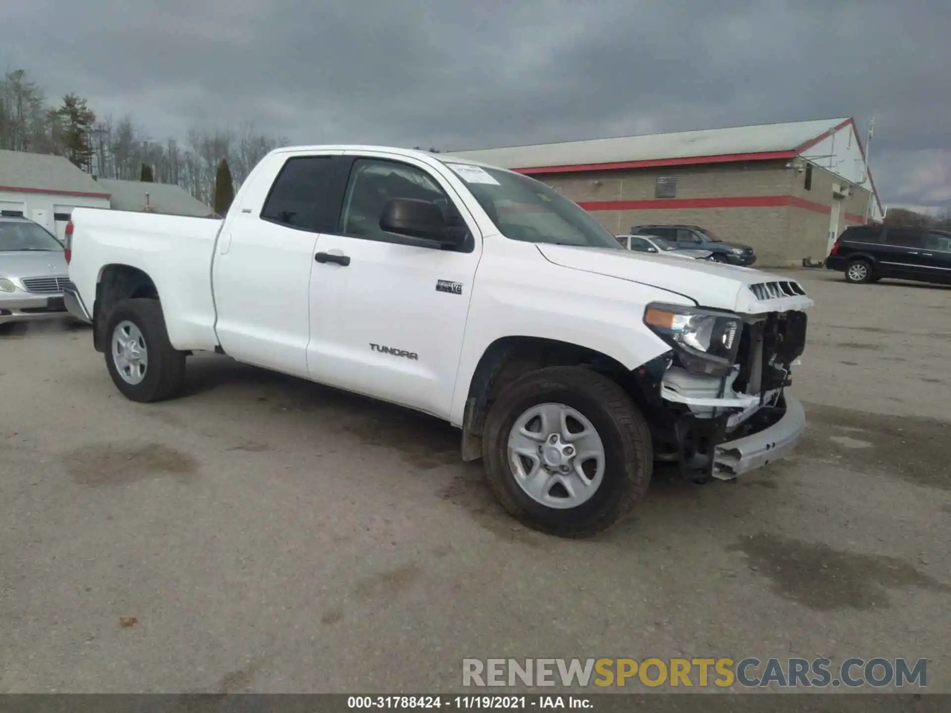 1 Photograph of a damaged car 5TFUY5F1XLX955651 TOYOTA TUNDRA 4WD 2020