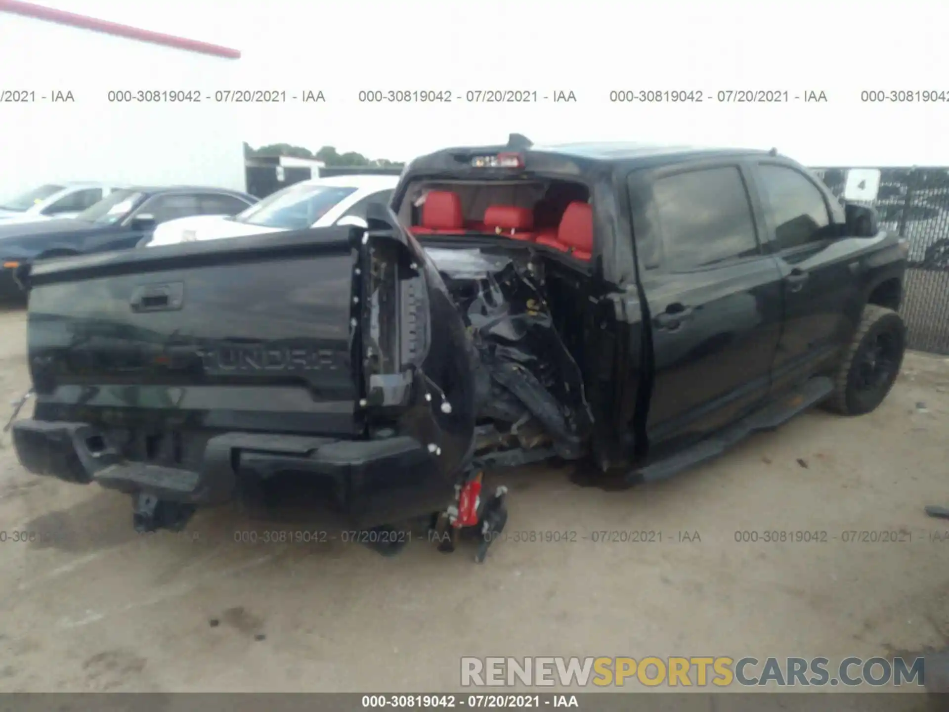 4 Photograph of a damaged car 5TFDY5F11MX960755 TOYOTA TUNDRA 4WD 2021