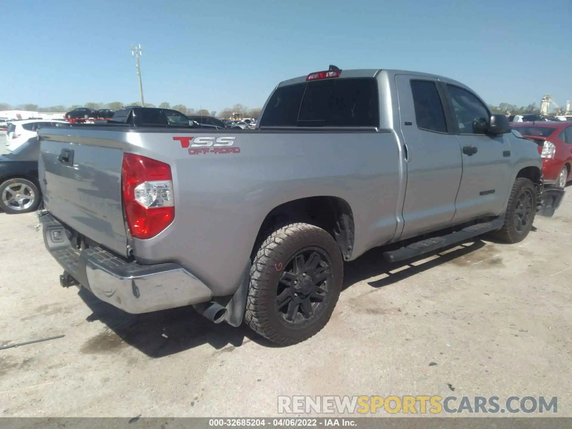 4 Photograph of a damaged car 5TFUY5F19MX958218 TOYOTA TUNDRA 4WD 2021