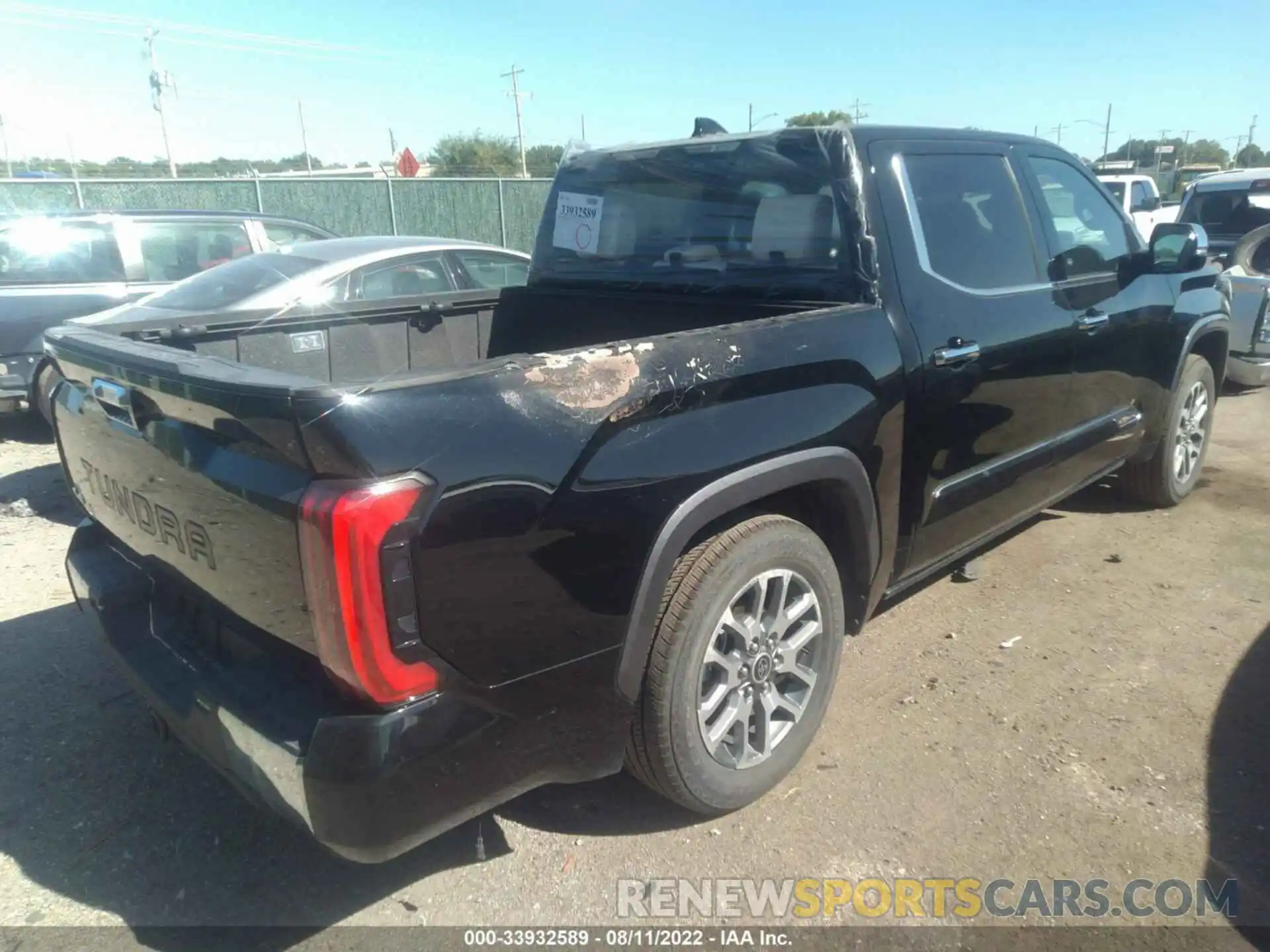 4 Photograph of a damaged car 5TFMA5DB8NX016145 TOYOTA TUNDRA 4WD 2022