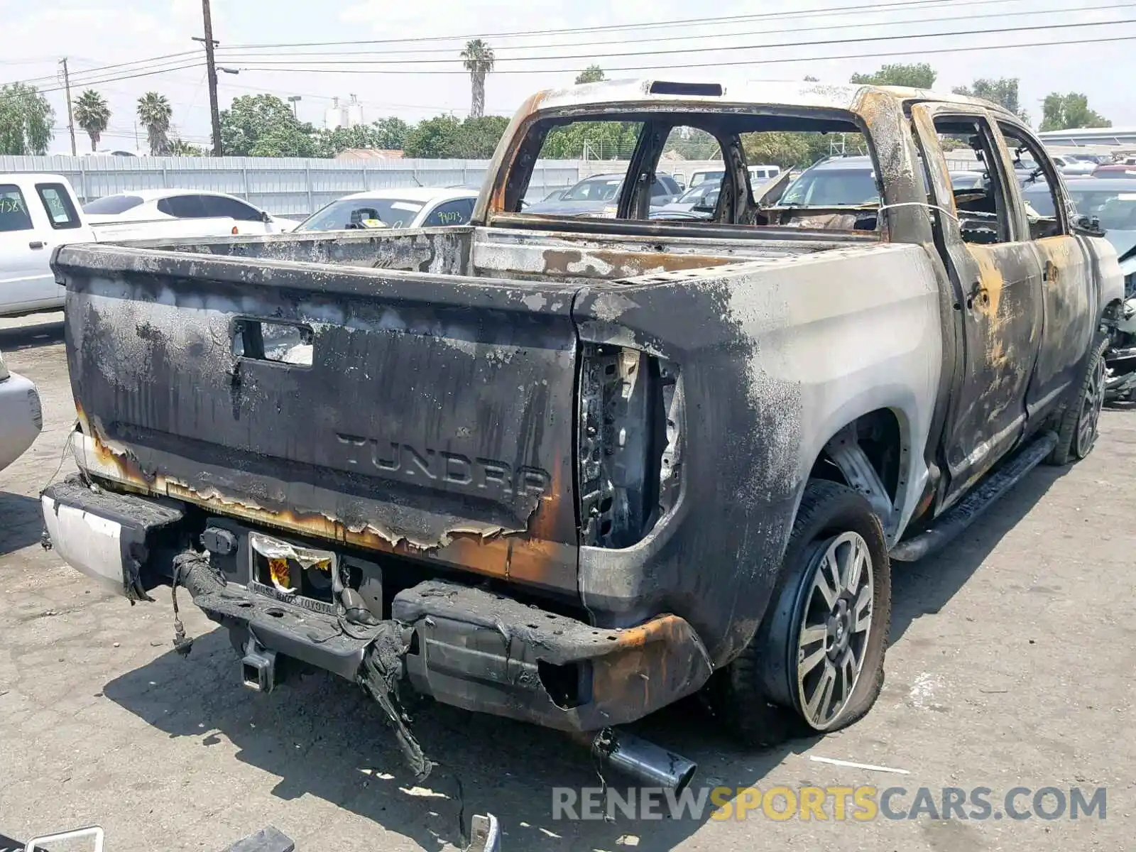 4 Photograph of a damaged car 5TFDY5F16KX825509 TOYOTA TUNDRA CRE 2019