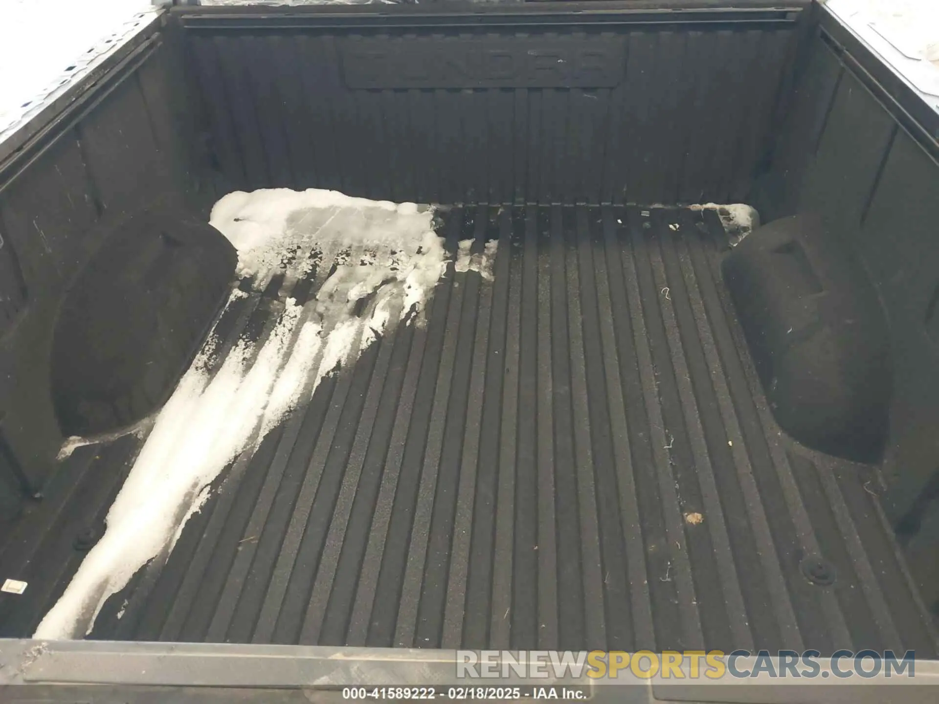 14 Photograph of a damaged car 5TFVC5DB6NX005465 TOYOTA TUNDRA HYBRID 2022