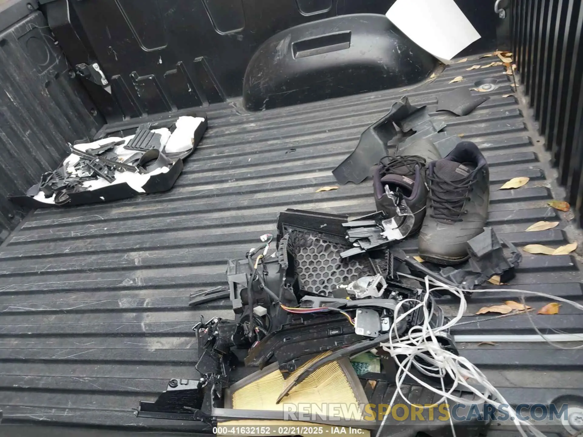 12 Photograph of a damaged car 5TFVC5DB7NX008200 TOYOTA TUNDRA HYBRID 2022
