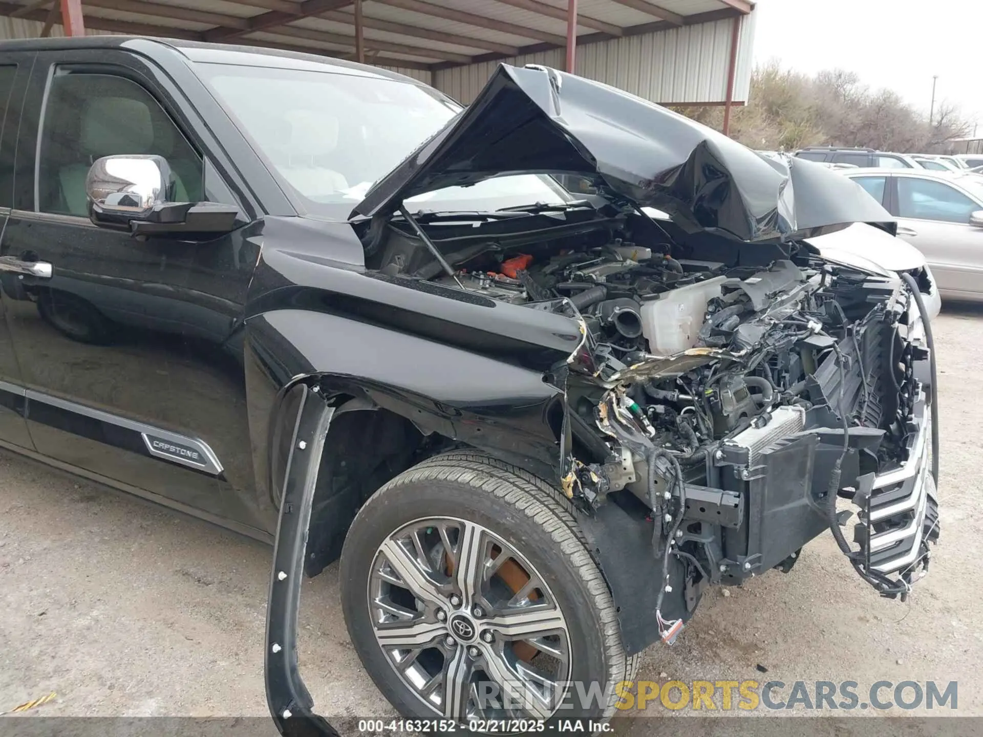 21 Photograph of a damaged car 5TFVC5DB7NX008200 TOYOTA TUNDRA HYBRID 2022