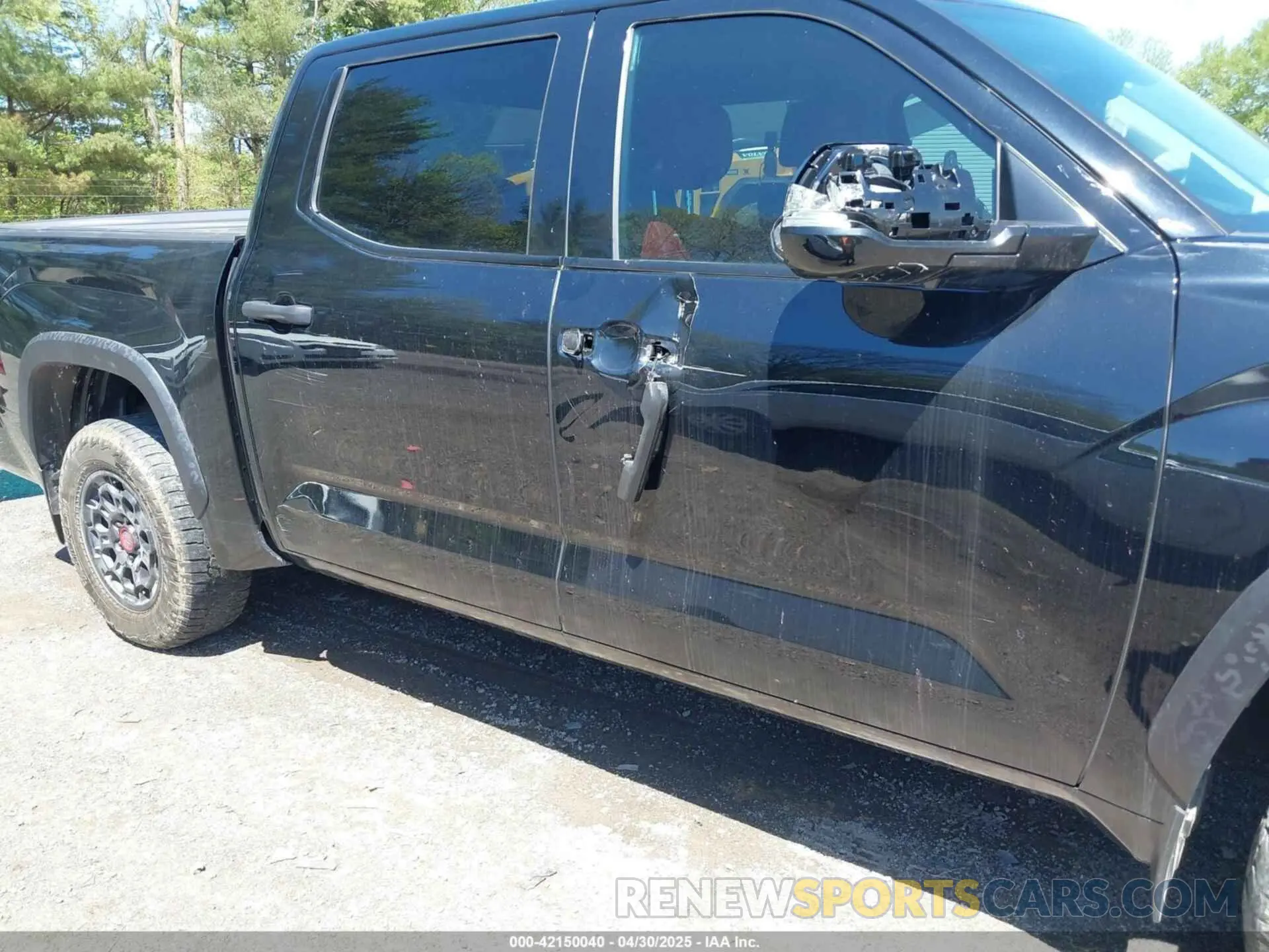 6 Photograph of a damaged car 5TFPC5DB4PX020316 TOYOTA TUNDRA HYBRID 2023