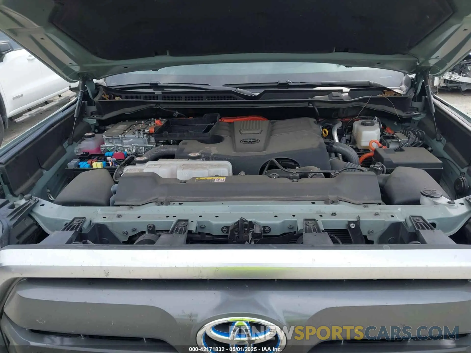 10 Photograph of a damaged car 5TFJC5AB0RX003655 TOYOTA TUNDRA HYBRID 2024