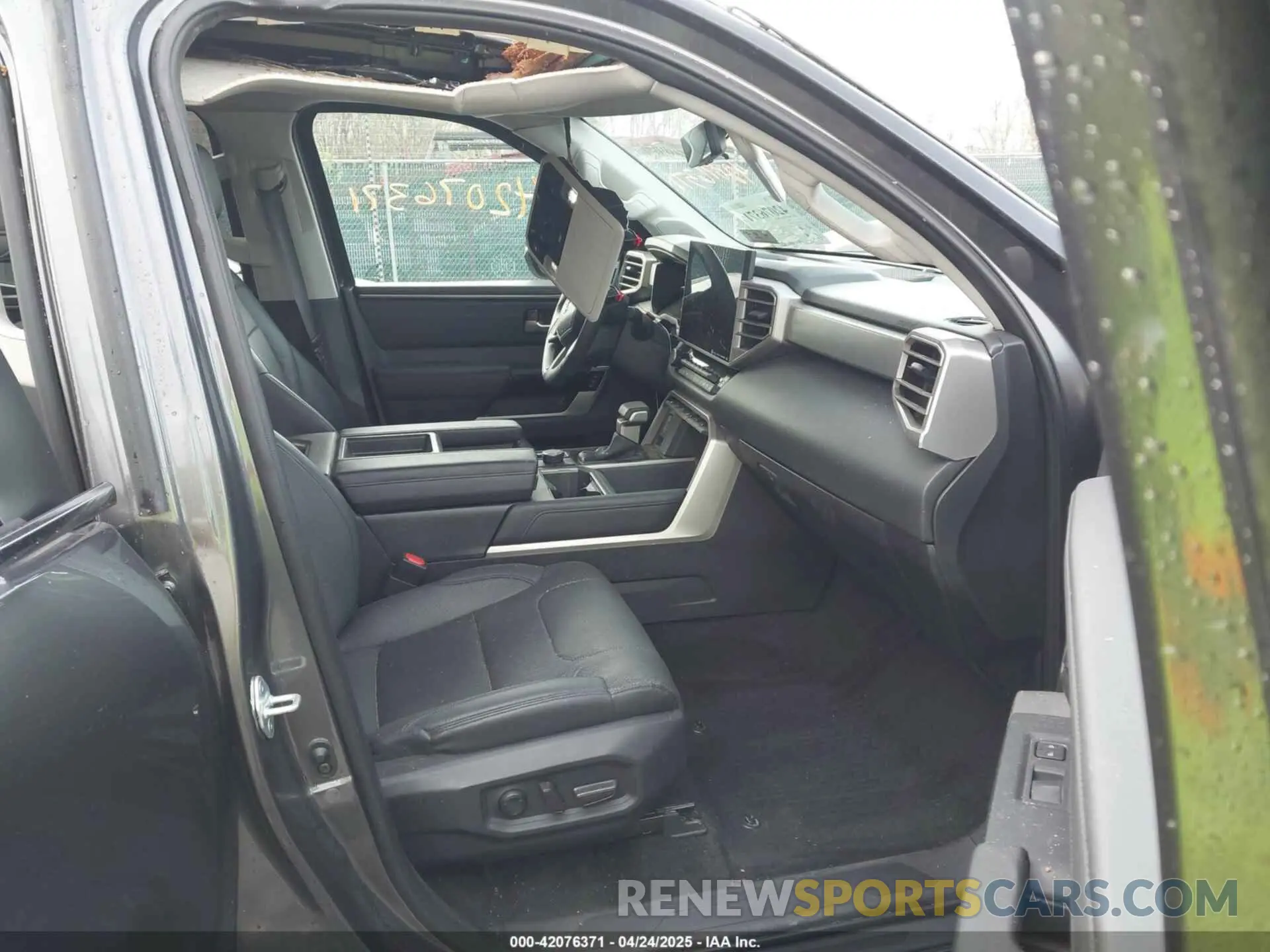 5 Photograph of a damaged car 5TFJC5DB9RX062196 TOYOTA TUNDRA HYBRID 2024
