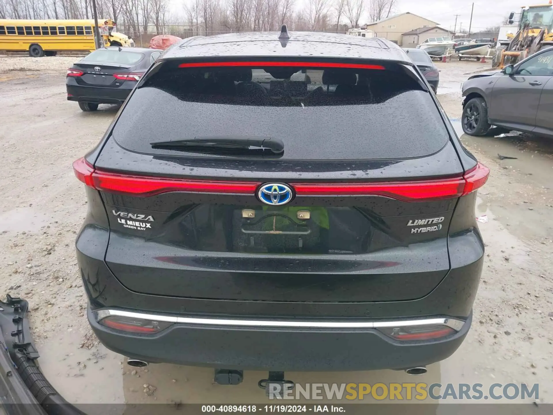 17 Photograph of a damaged car JTEAAAAH0MJ009949 TOYOTA VENZA 2021
