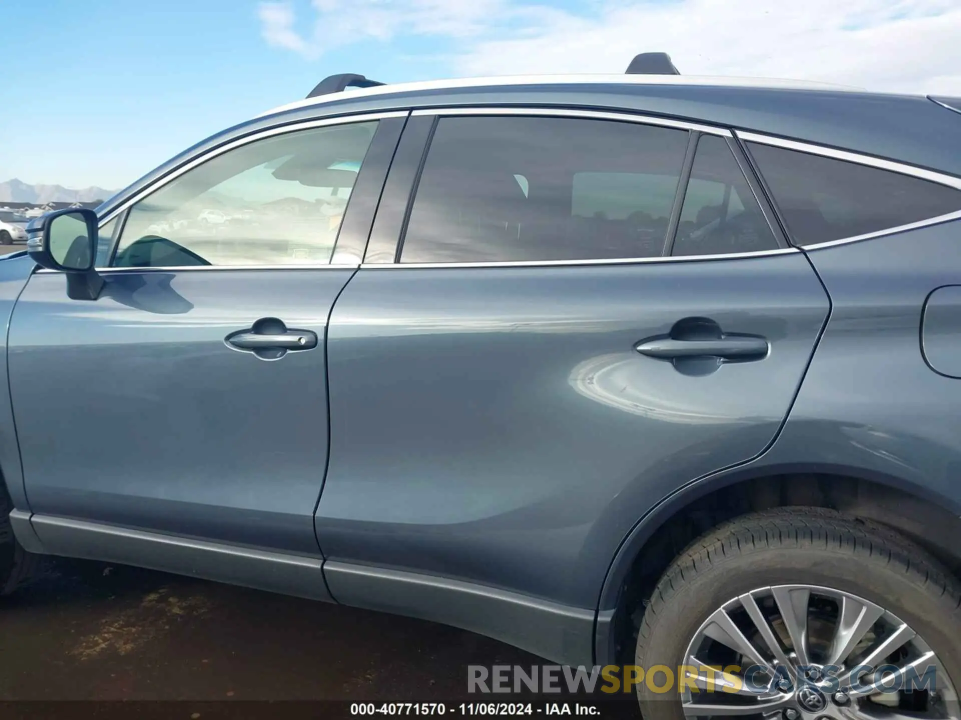 15 Photograph of a damaged car JTEAAAAH0MJ050792 TOYOTA VENZA 2021