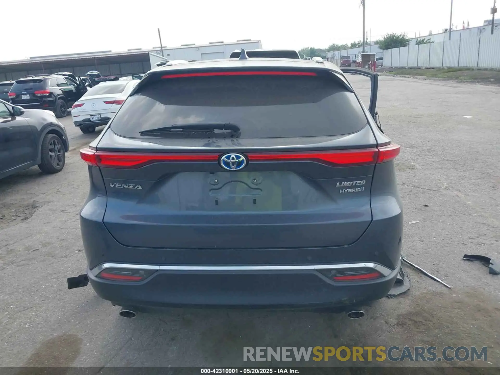 16 Photograph of a damaged car JTEAAAAH1MJ003528 TOYOTA VENZA 2021