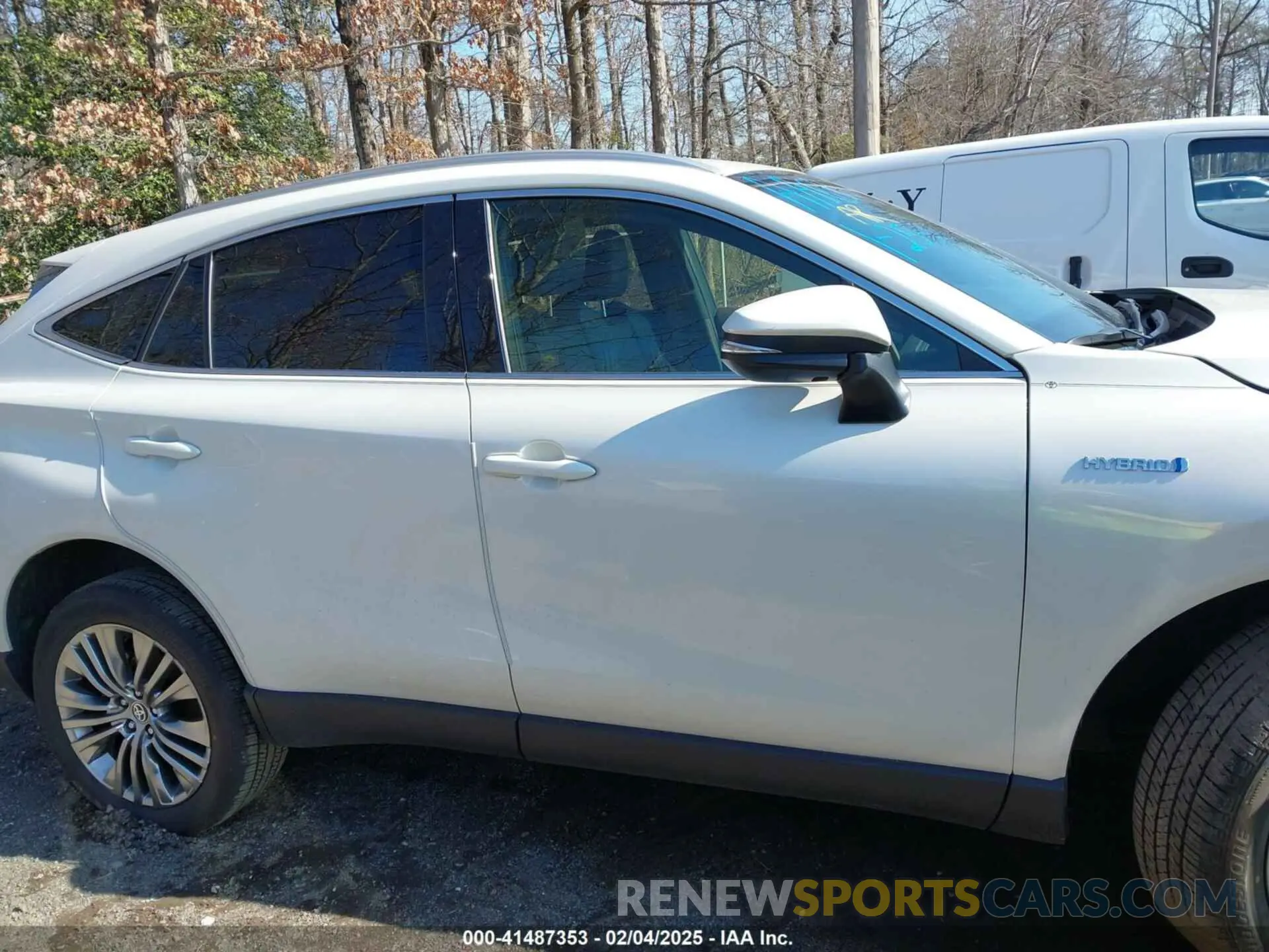 13 Photograph of a damaged car JTEAAAAH1MJ004100 TOYOTA VENZA 2021