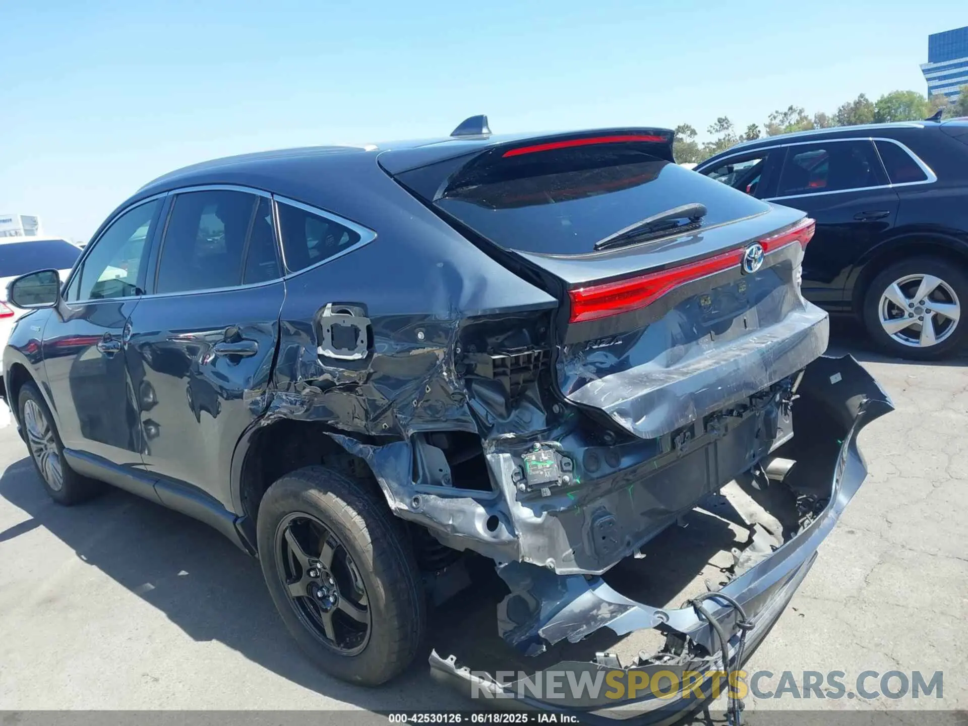 15 Photograph of a damaged car JTEAAAAH1MJ013914 TOYOTA VENZA 2021