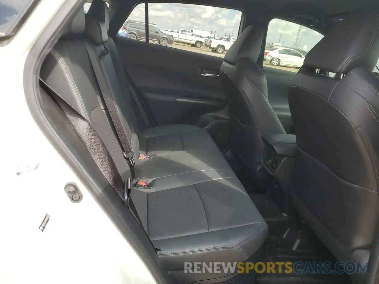 11 Photograph of a damaged car JTEAAAAH2MJ044136 TOYOTA VENZA 2021
