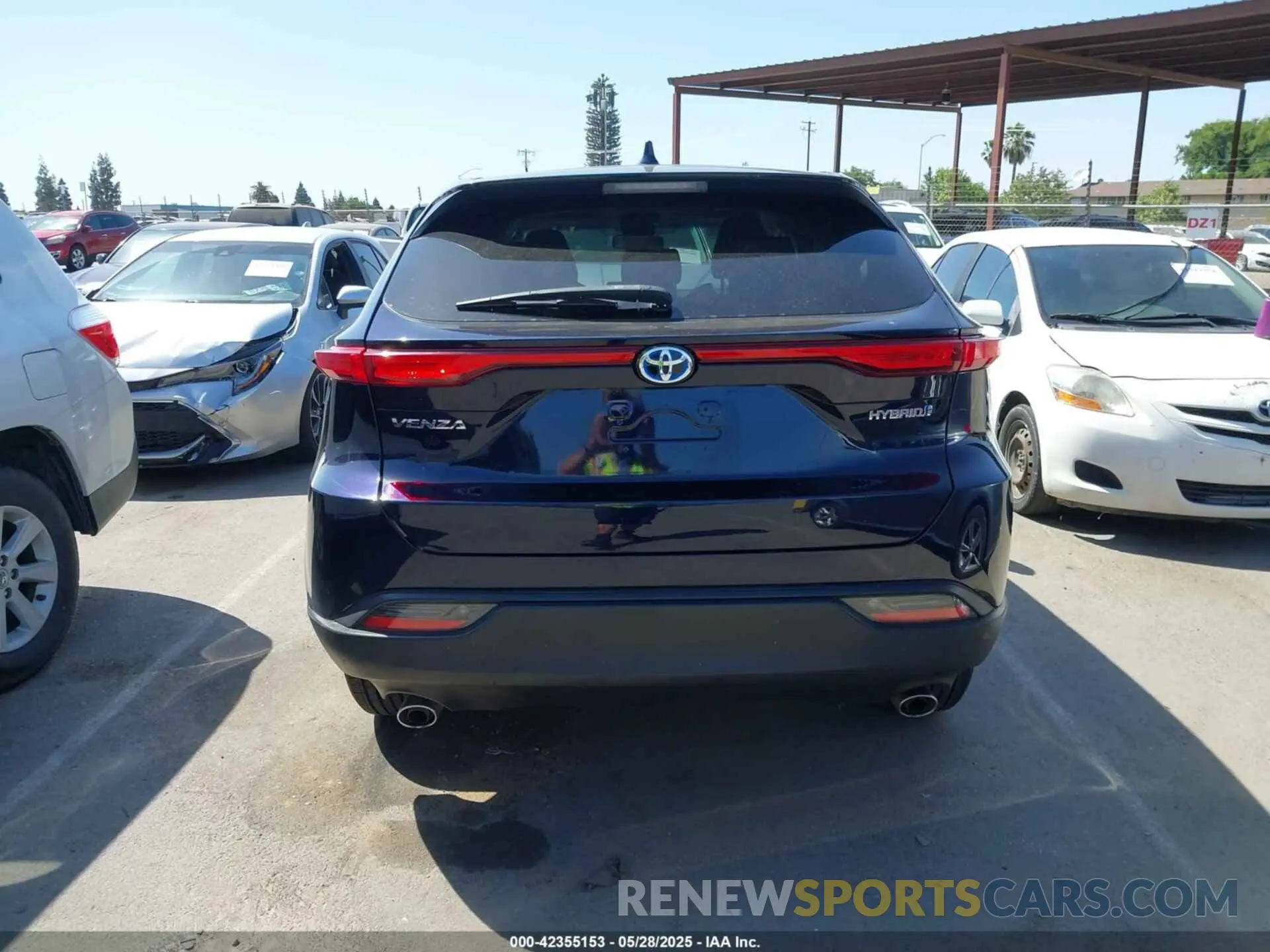 16 Photograph of a damaged car JTEAAAAH3MJ002154 TOYOTA VENZA 2021