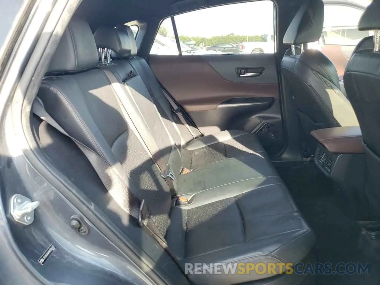 11 Photograph of a damaged car JTEAAAAH3MJ026101 TOYOTA VENZA 2021