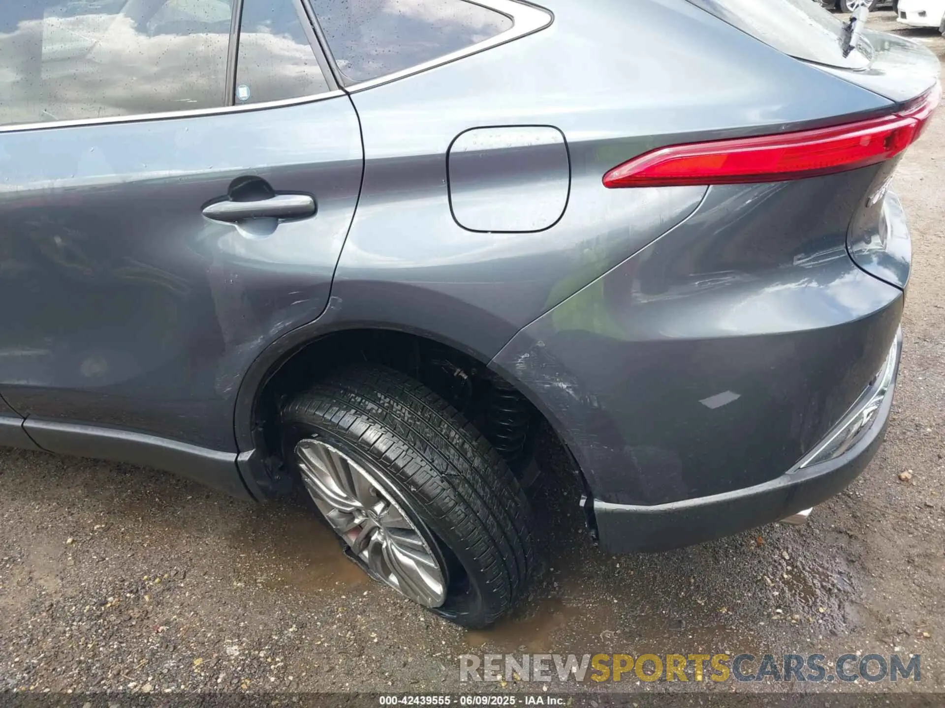 6 Photograph of a damaged car JTEAAAAH3MJ046493 TOYOTA VENZA 2021