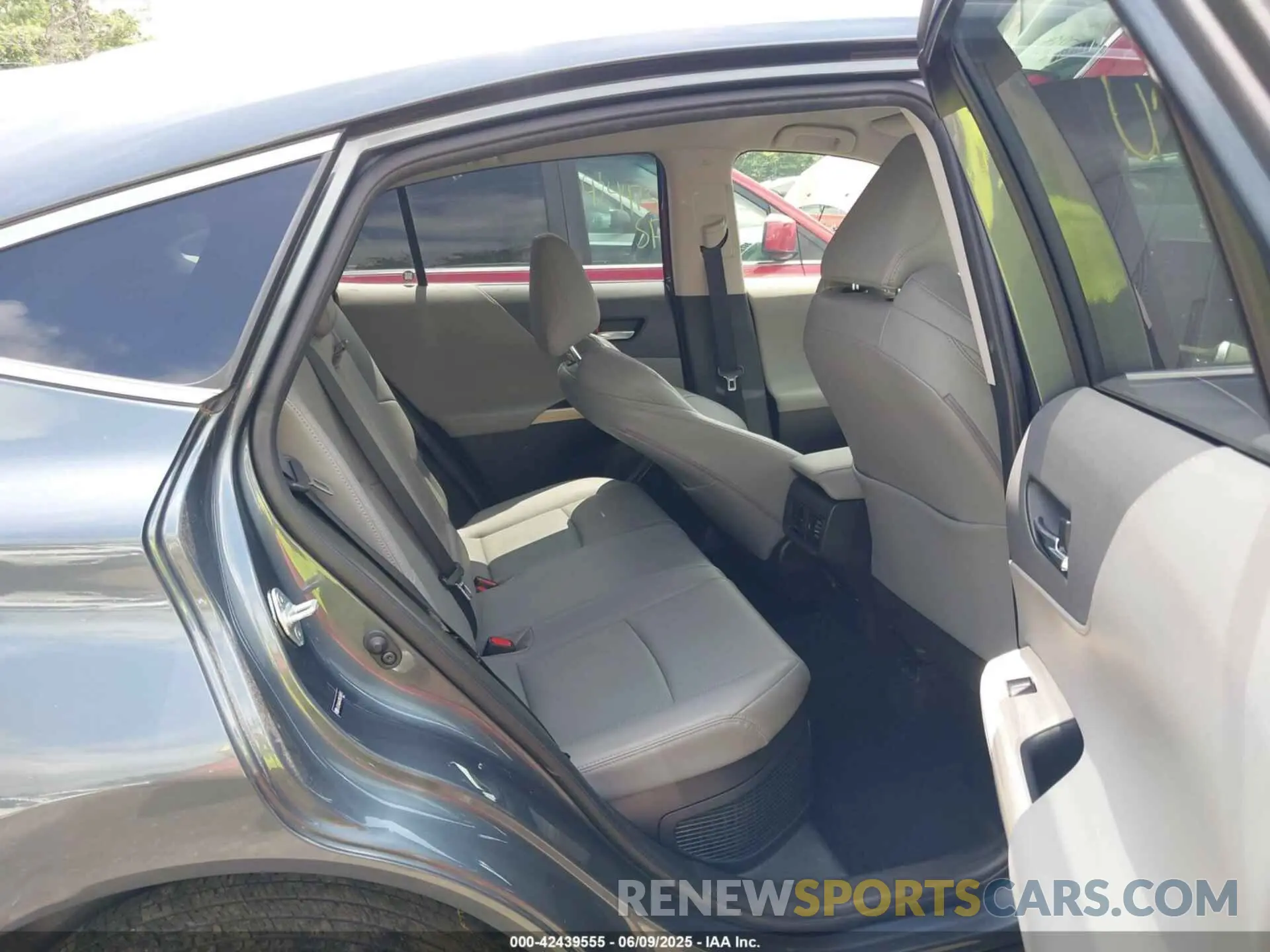 8 Photograph of a damaged car JTEAAAAH3MJ046493 TOYOTA VENZA 2021