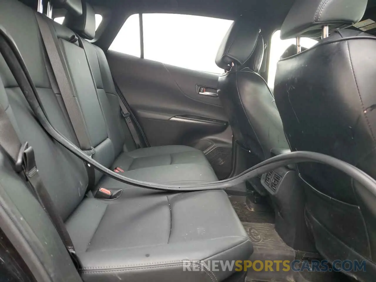 11 Photograph of a damaged car JTEAAAAH3MJ079672 TOYOTA VENZA 2021