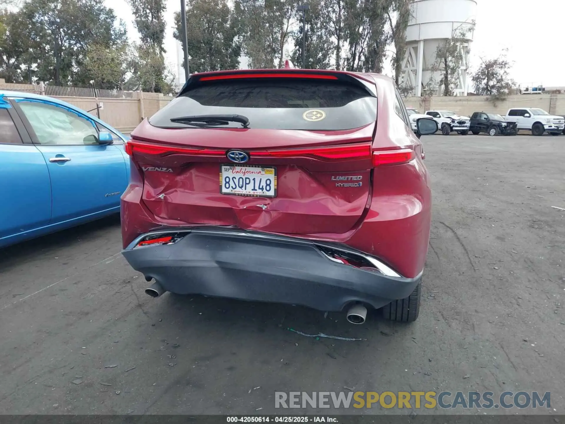 17 Photograph of a damaged car JTEAAAAH4MJ004978 TOYOTA VENZA 2021